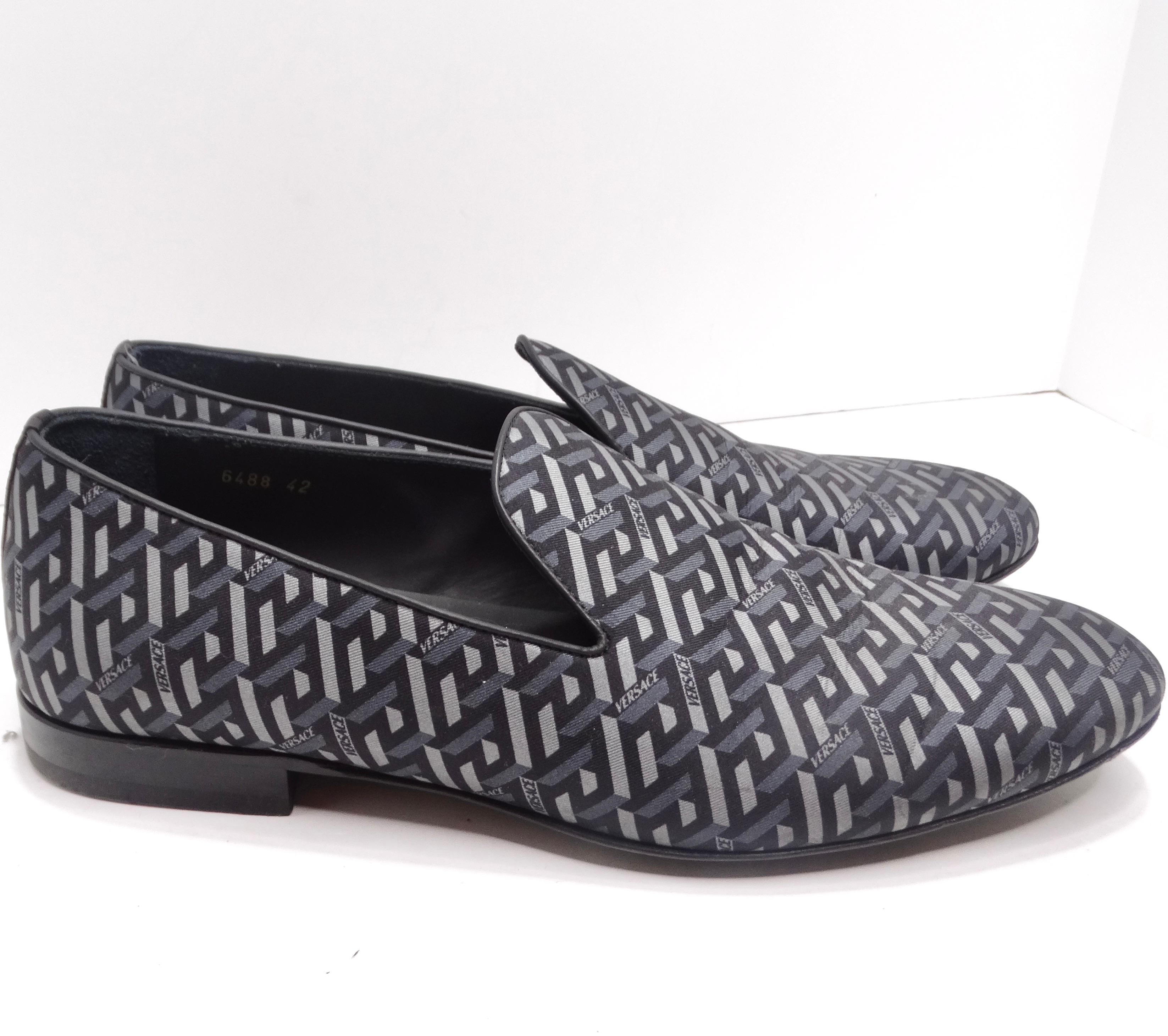 Versace La Greca Jacquard Loafers In Good Condition For Sale In Scottsdale, AZ