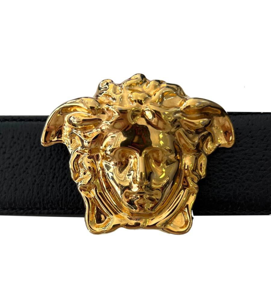 Versace La Medusa Greco Leather Belt In Good Condition For Sale In London, GB