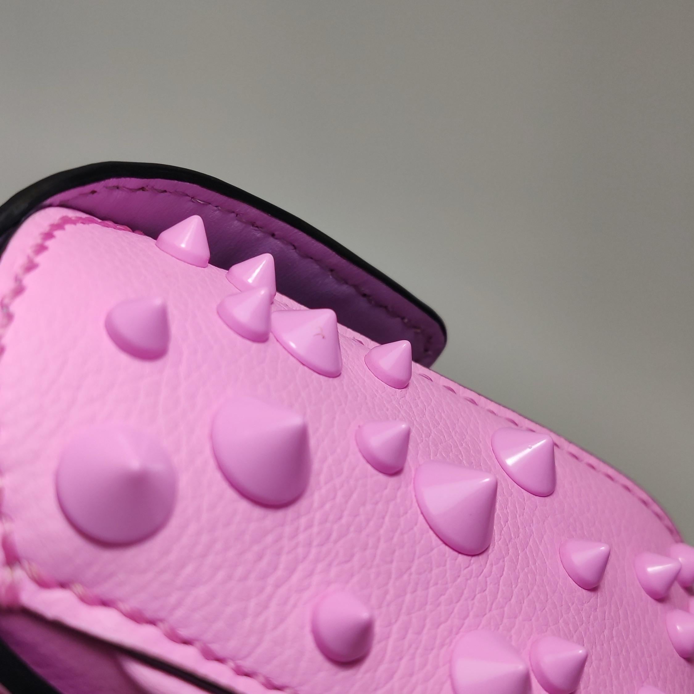 Borsa La Medusa Mini Rosa con borchie a manico alto di Versace in vendita 9