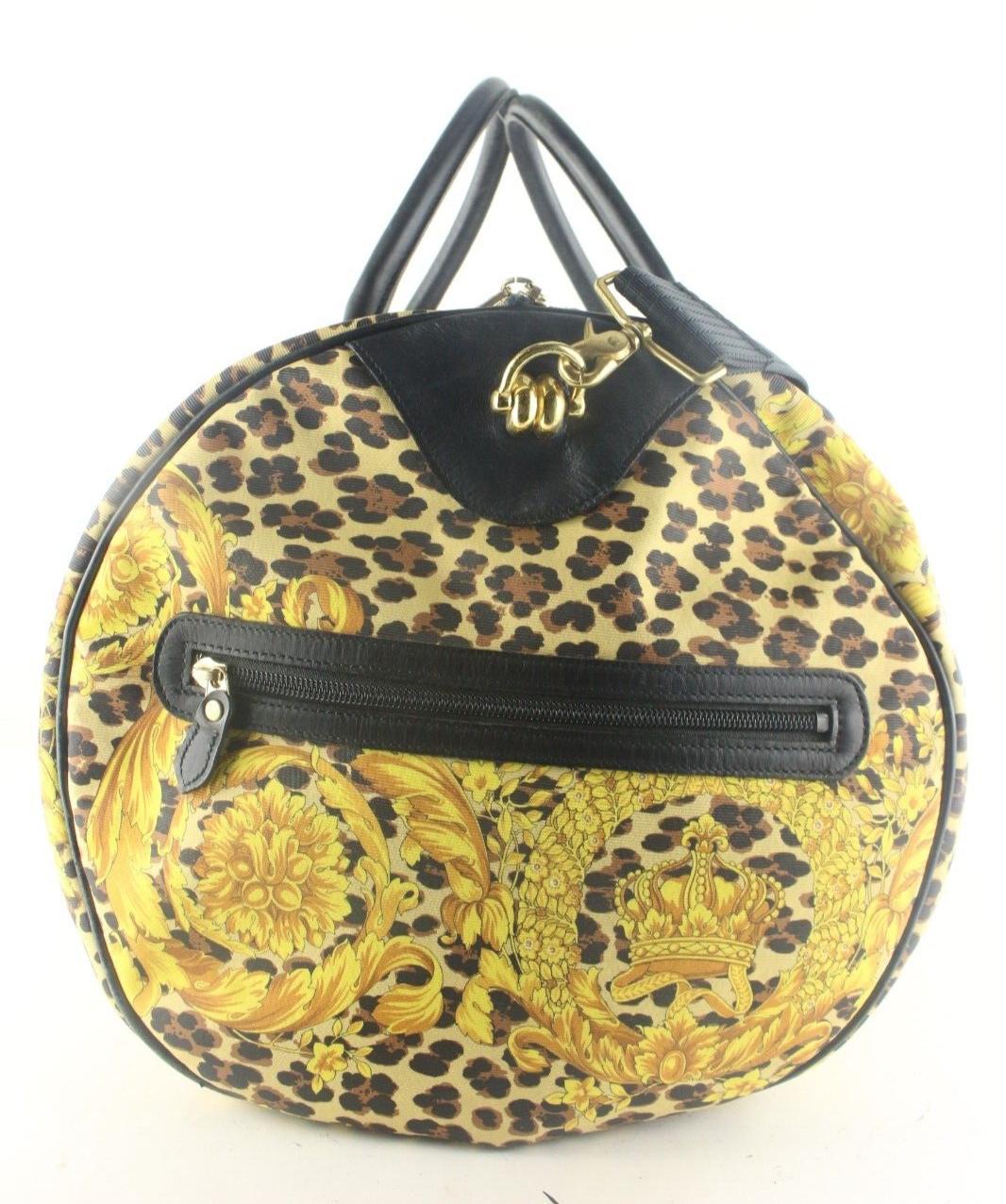 Beige Versace Large Baroque Yellow x Black Duffle with Strap 4VER119K For Sale