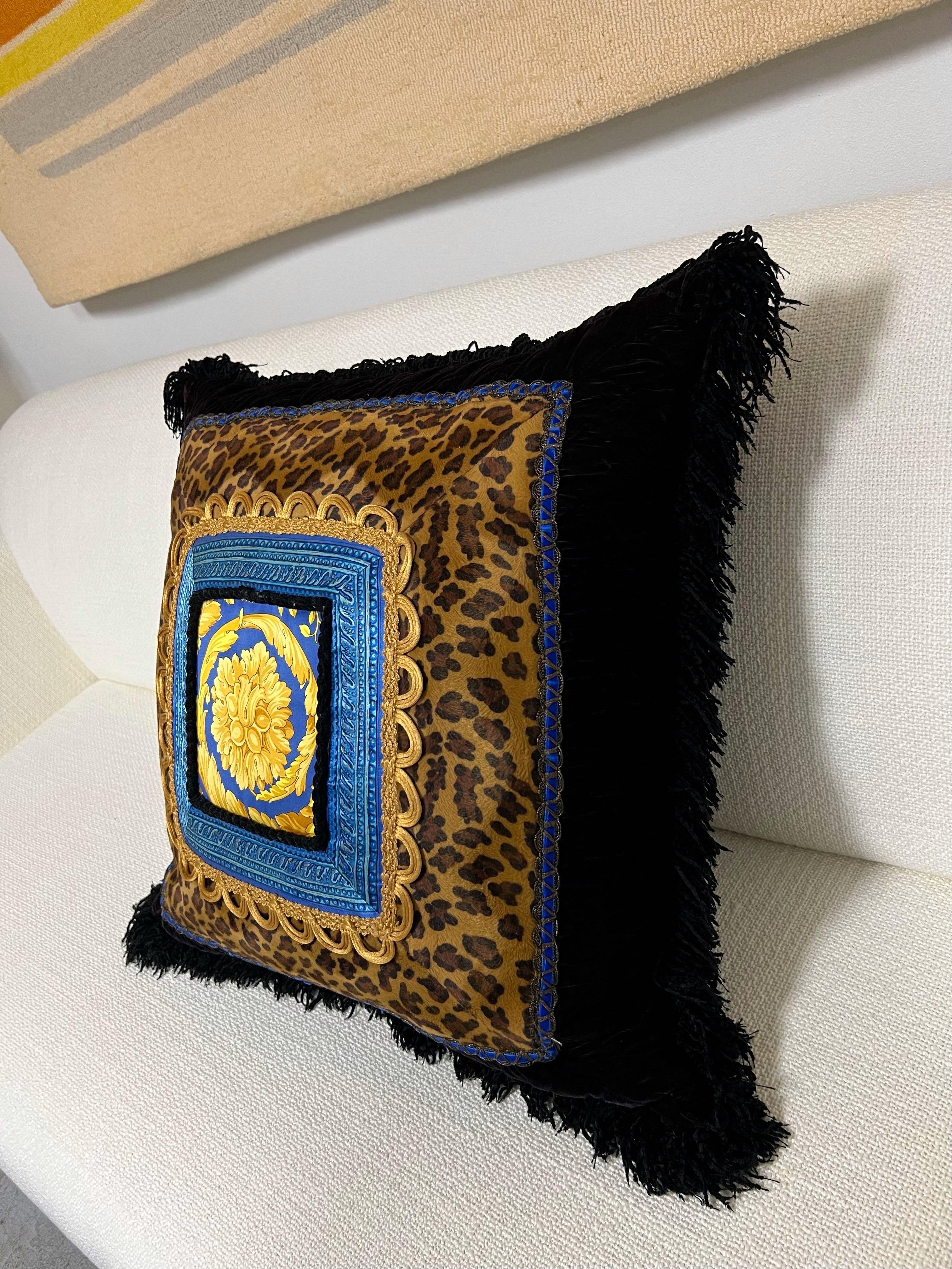 Versace Large Pillow with Animal Print Velvet and Silk In Good Condition For Sale In Miami, FL