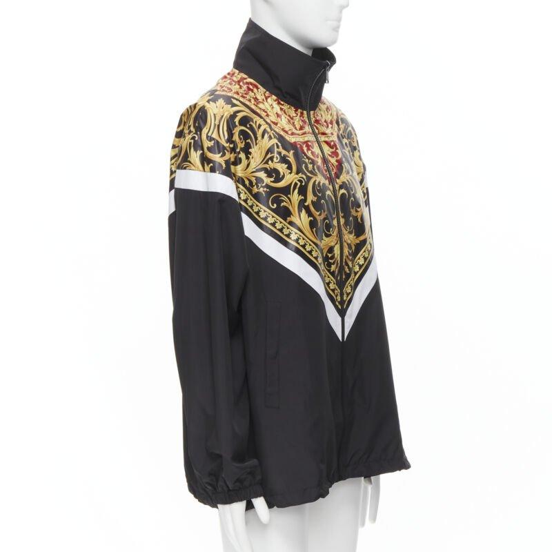 VERSACE Le Pop Classique nero rosso stampa Barocco in nylon track jacket IT52 XL In condizioni Nuovo in vendita a Hong Kong, NT