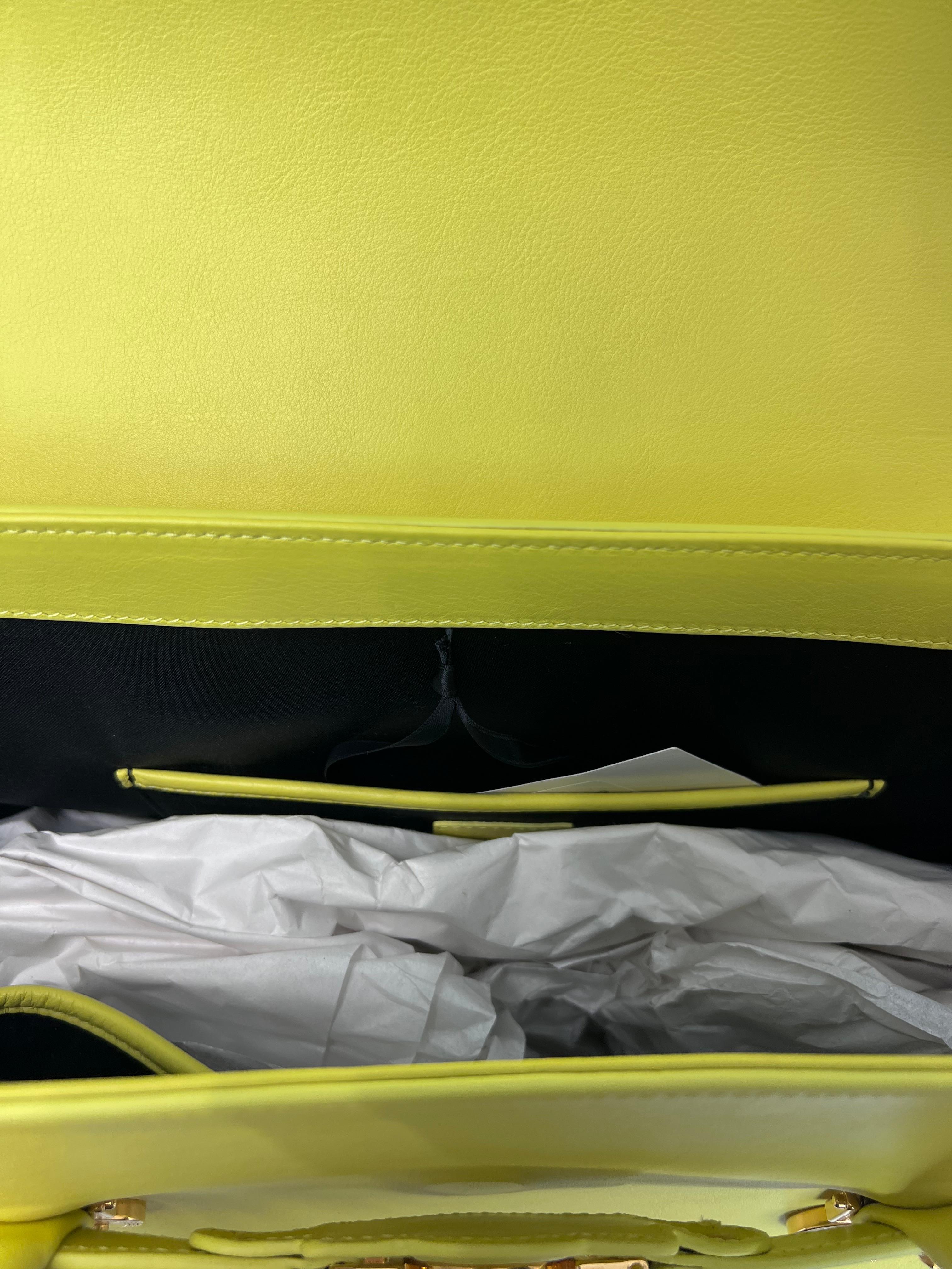Versace Leather Large Medusa Medallion Tote In Excellent Condition For Sale In West Hartford, CT