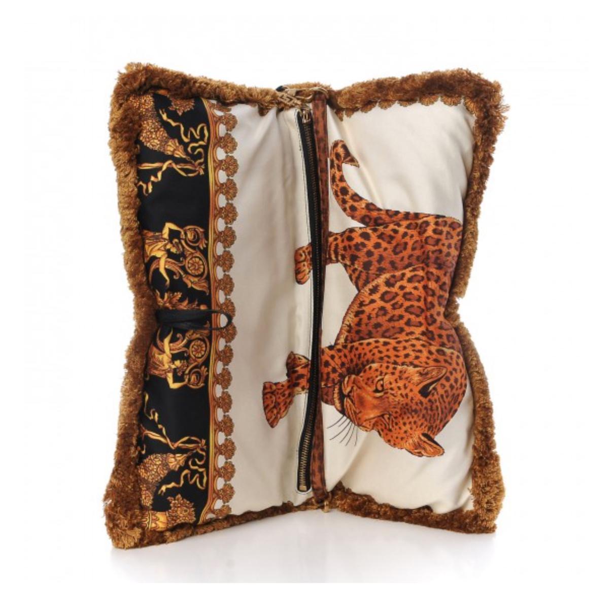 Versace Leopard Print Pillow Talk Shoulder Bag with Detachable Gold Tone Chain  In New Condition In Paradise Island, BS