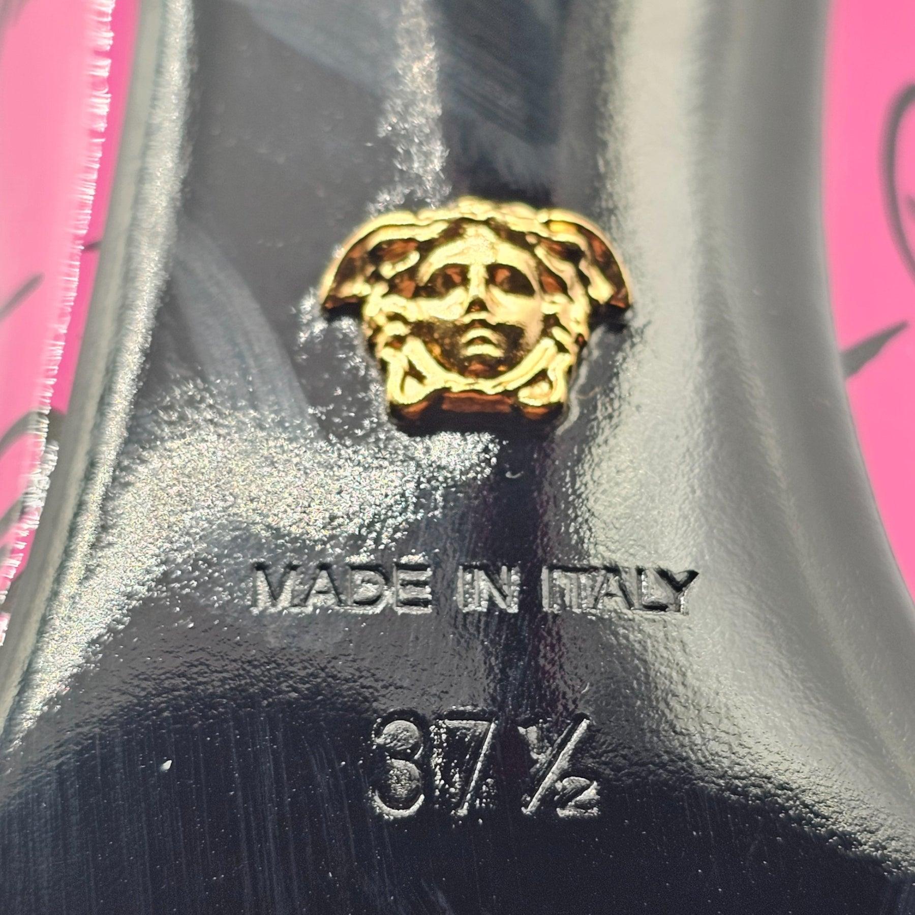 Women's Versace Logo Signature Pumps Patent Leather in Pink For Sale