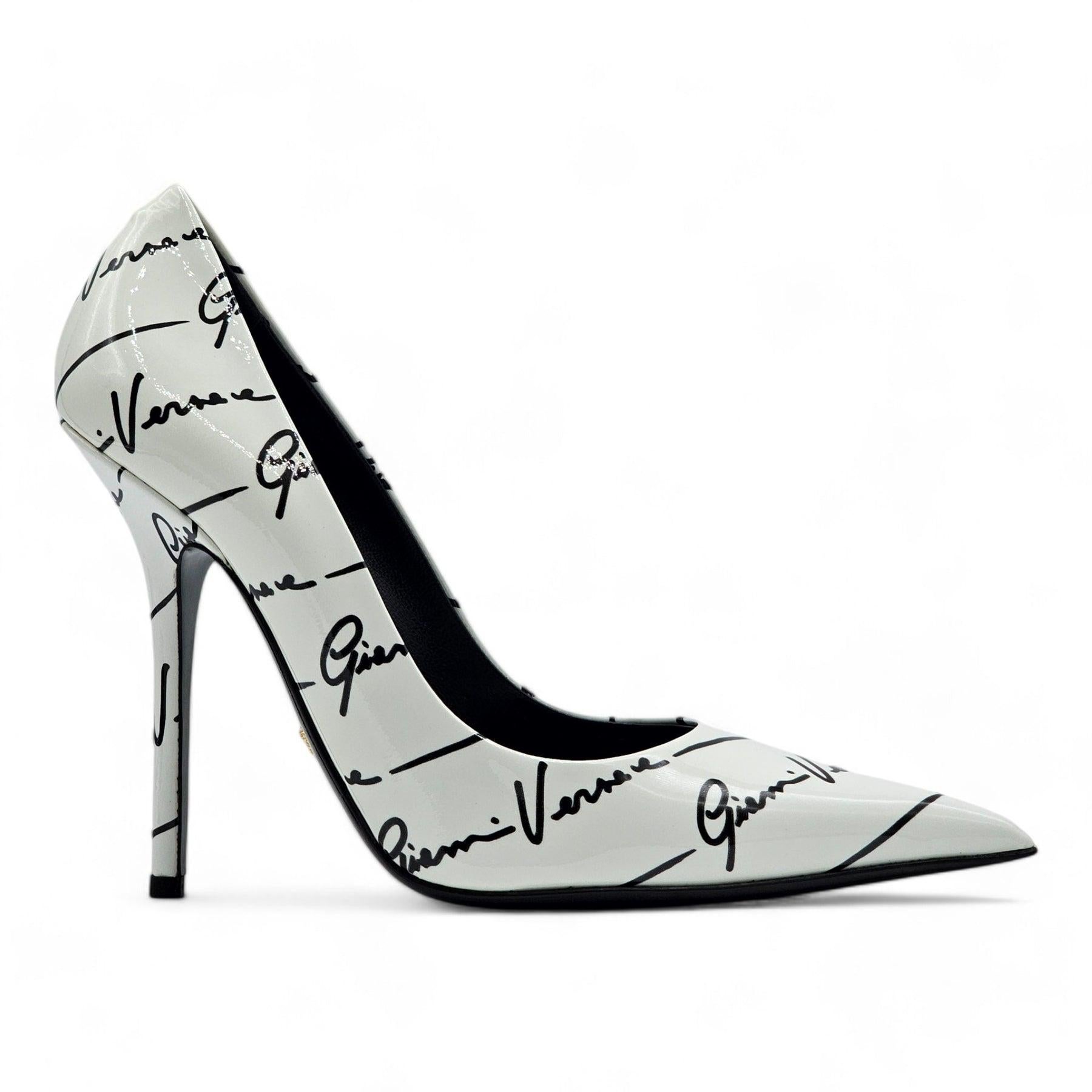 Versace Logo Signature Pumps Patent Leather in White.

Additional information:
Material: Patent Leather
Gianni Versace signature print all-over
Color: Pink
Size: 37 EU (7 US)
Country: Italy
Dimension: Heel: 100mm (4 in)
Condition: Brand new with