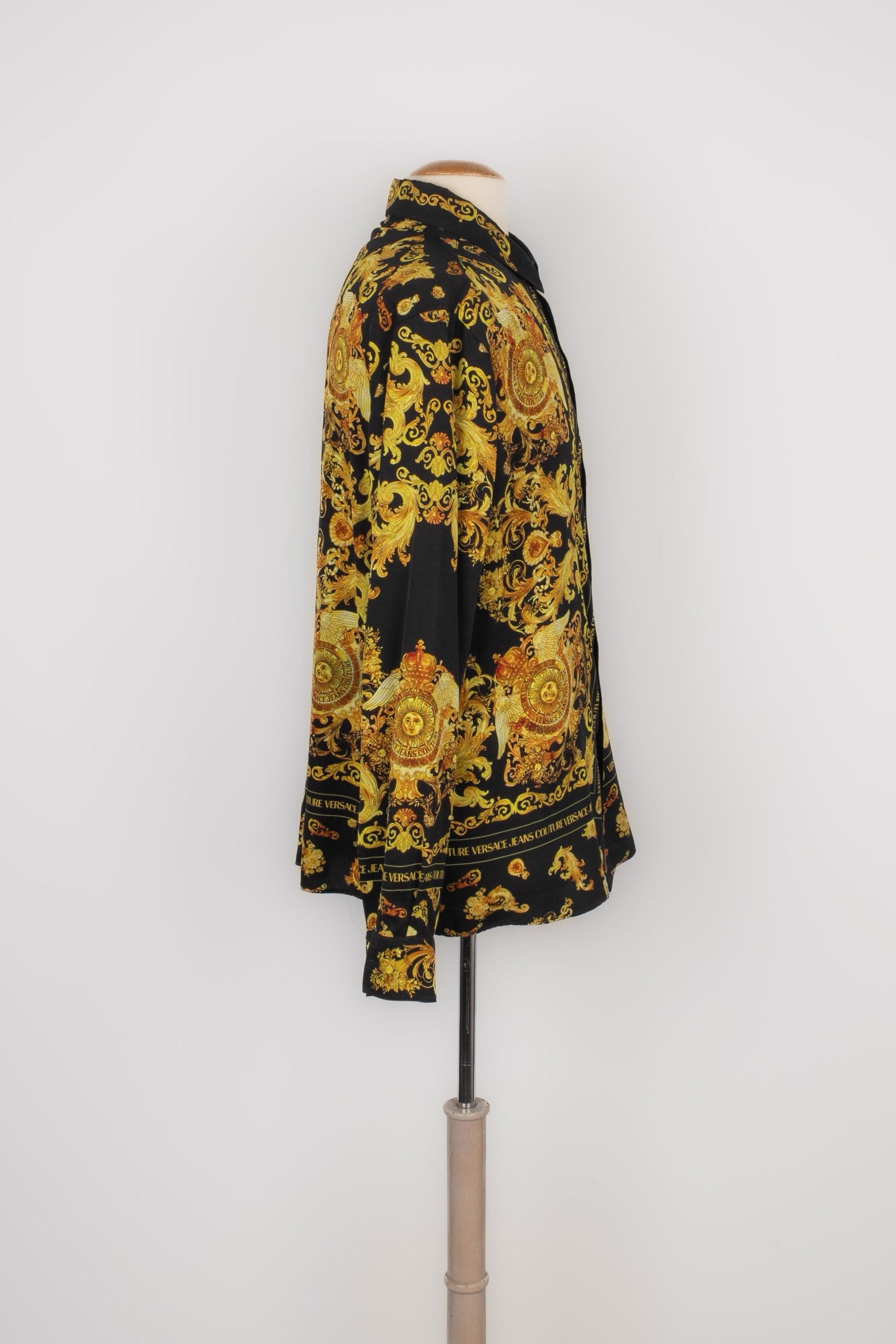 Versace Man Shirt Printed with Golden-tone In Excellent Condition For Sale In SAINT-OUEN-SUR-SEINE, FR