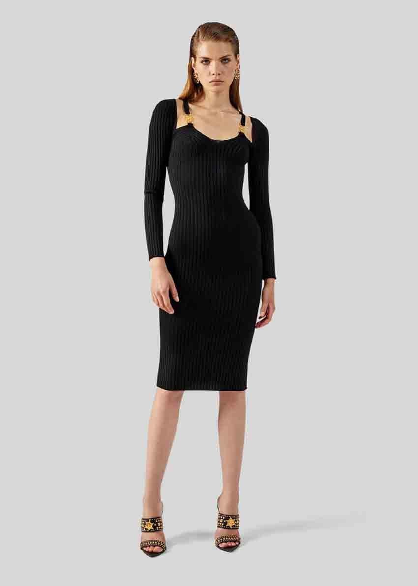  VERSACE


Ribbed knit dress with an accent neckline - the long sleeved dressed features visible shoulder strap accents enriched
 with gold-tone Medusa hardware.




Content: 
88% Viscose, 12% Elastane


Size 40 or US 4/6



Made in Italy

Brand