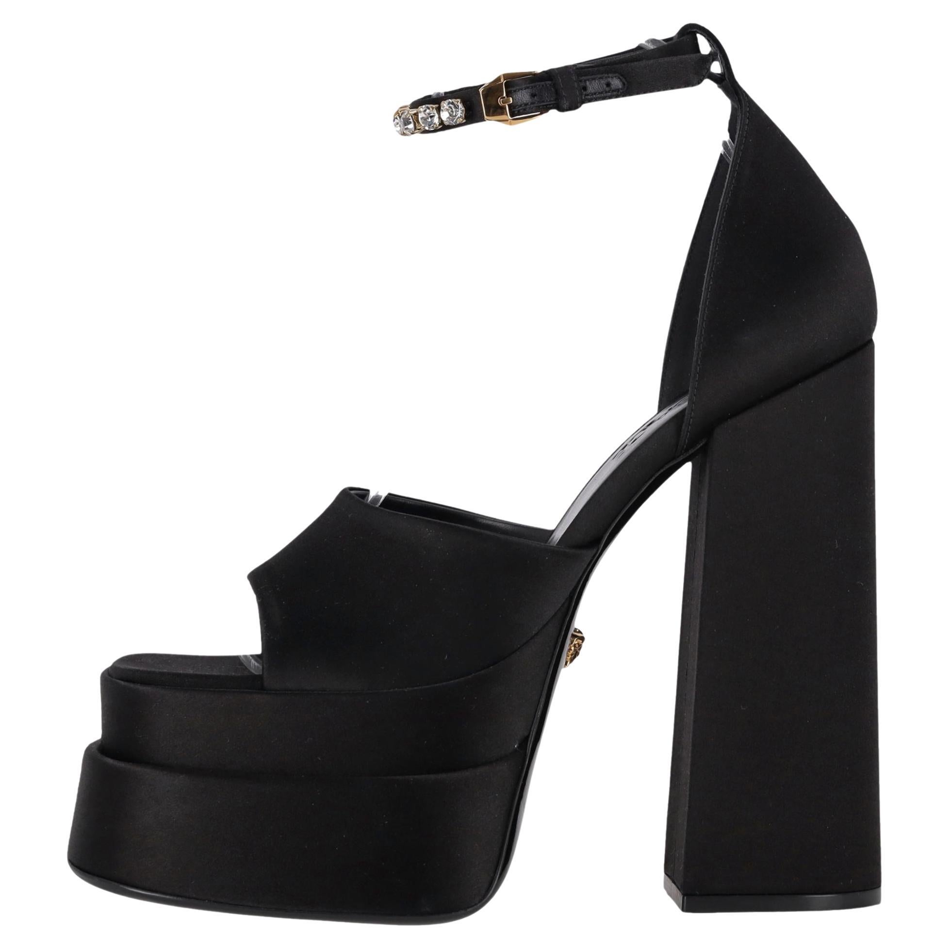 Sandales compensées Medusa Charm Versace en vente