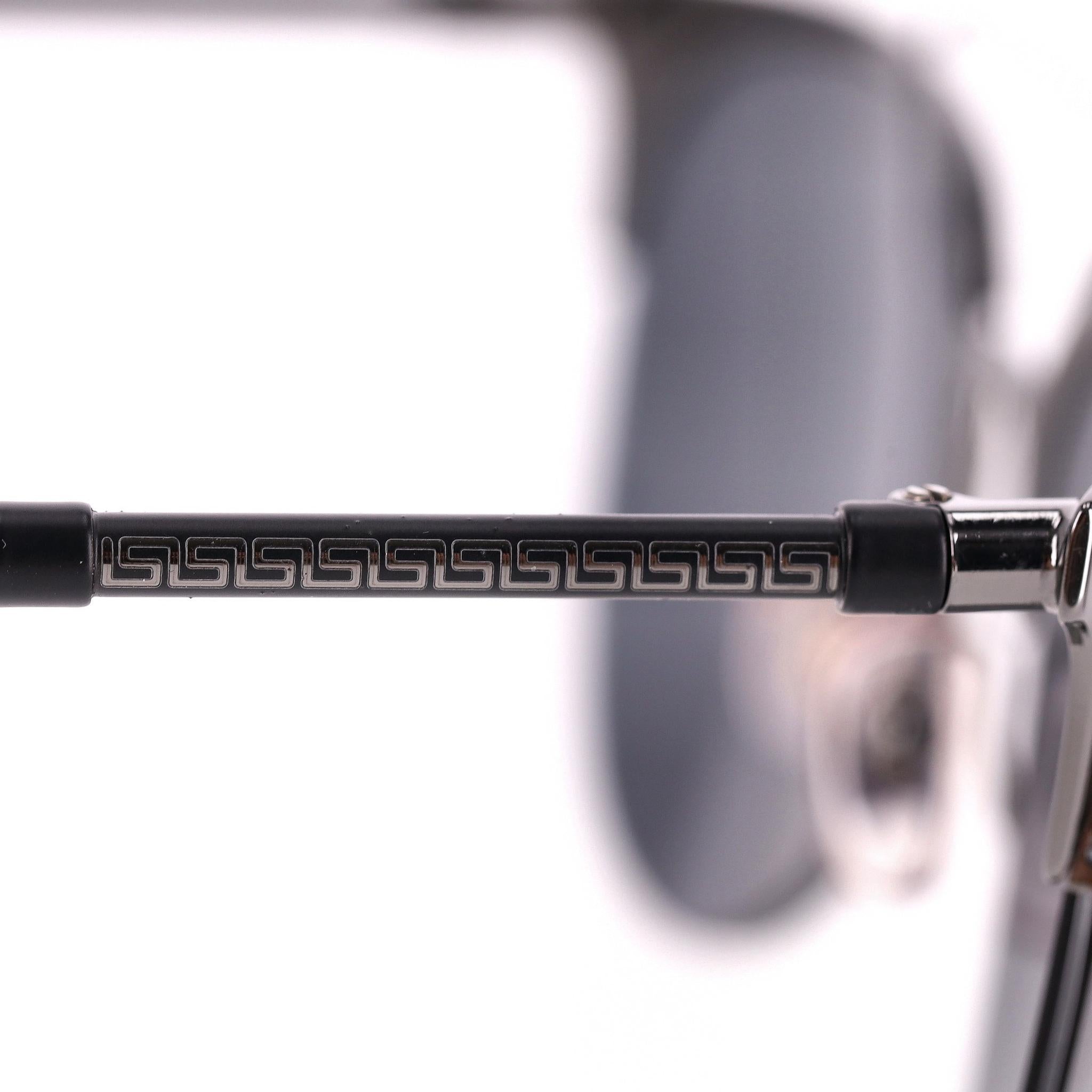 Versace Medusa Detailed Aviator Sunglasses 1