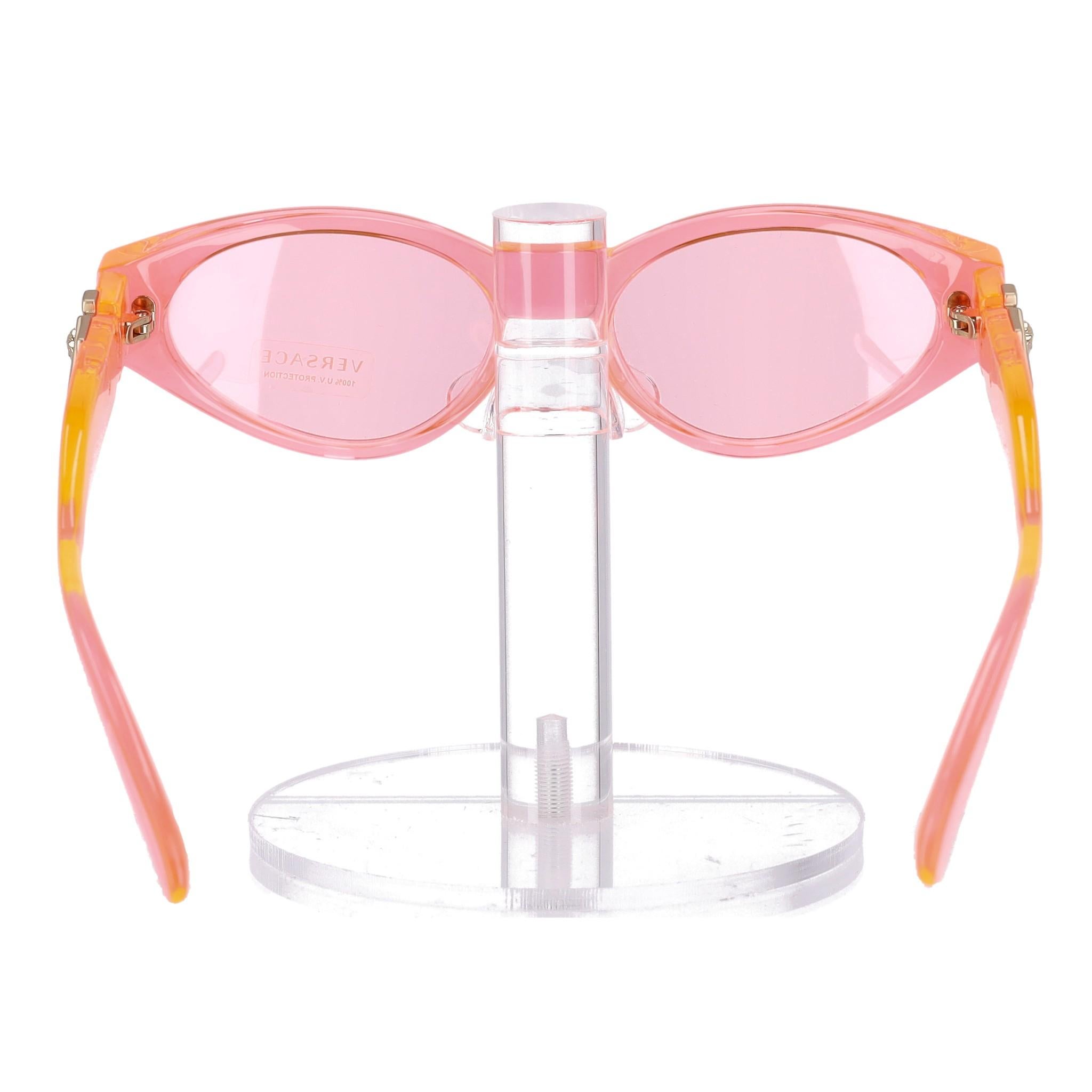 Versace Medusa Detaillierte Cat-Eye-Sonnenbrille im Zustand „Hervorragend“ im Angebot in London, GB