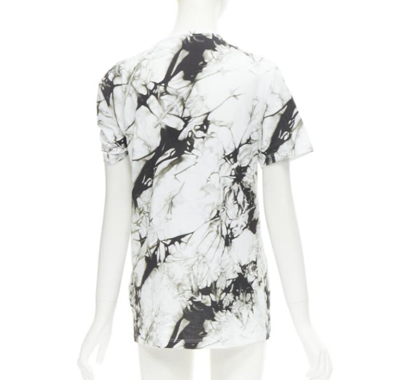VERSACE Medusa gold ring marble black white tie dye tshirt IT40 M For Sale 1