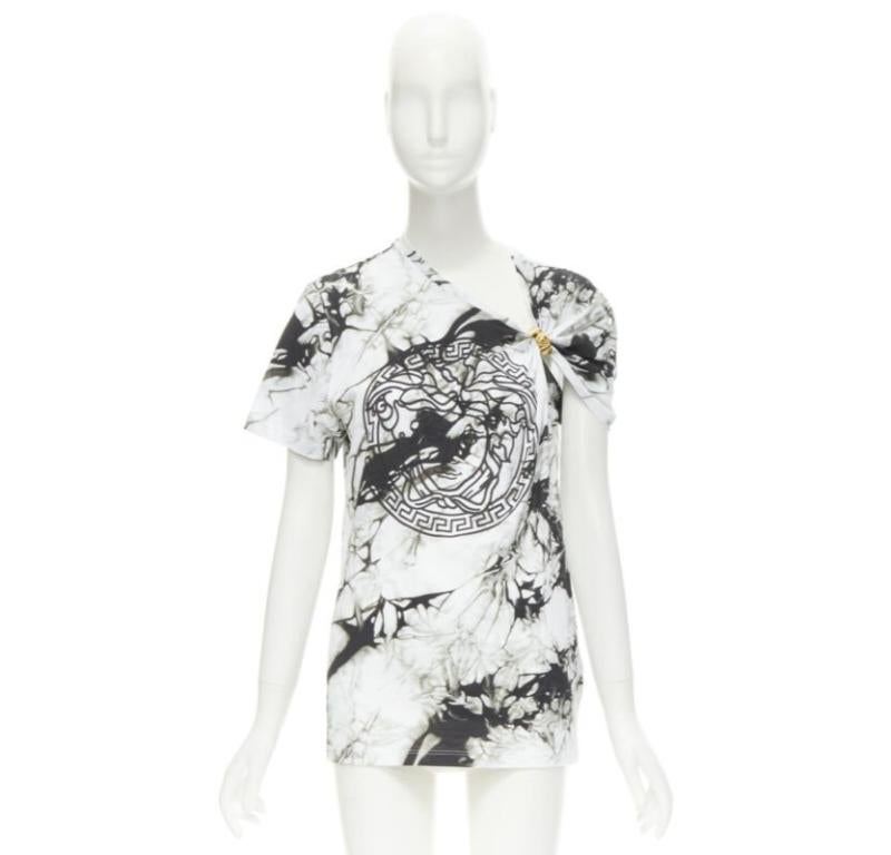 VERSACE Medusa gold ring marble black white tie dye tshirt IT44 L For Sale 5