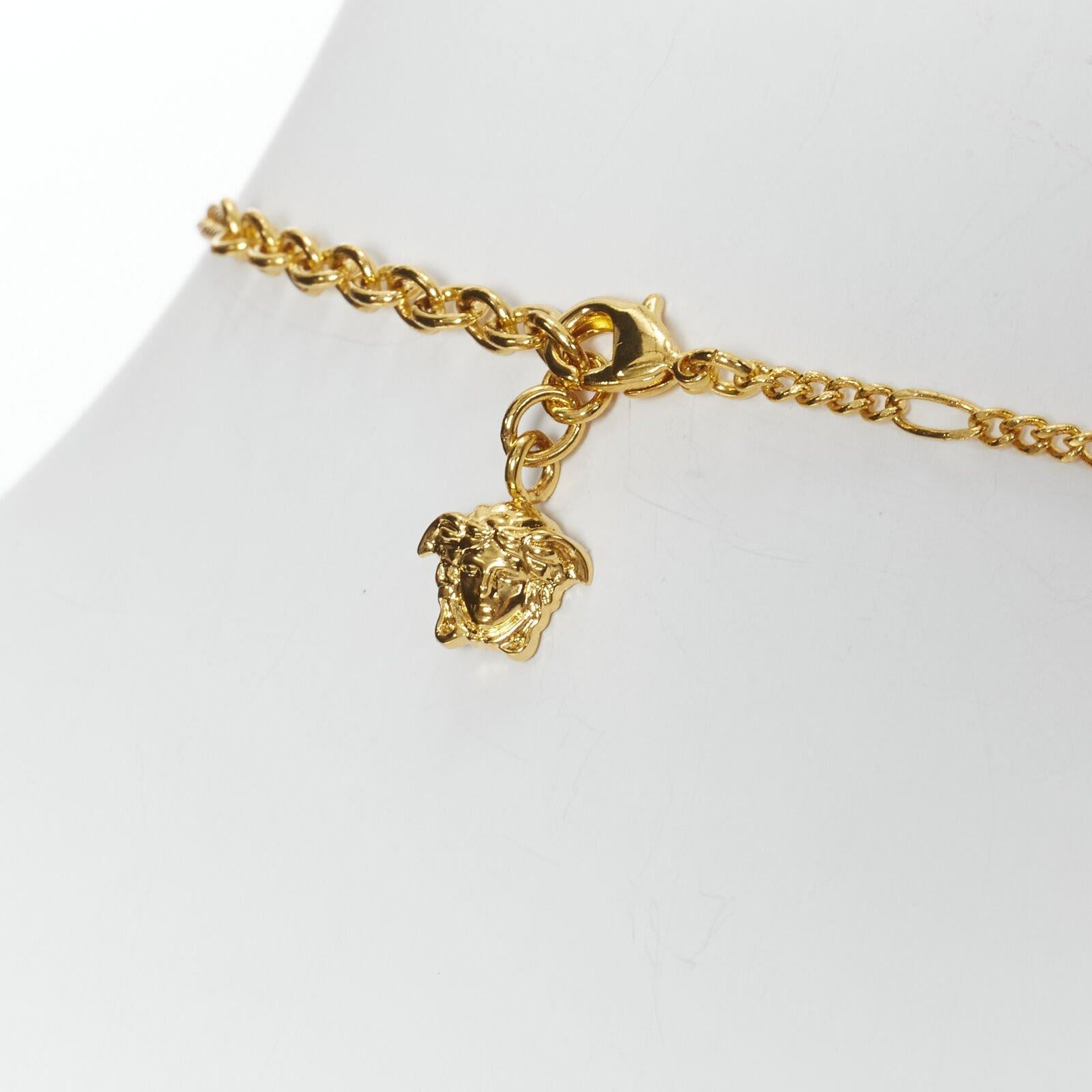 VERSACE Medusa Greca coin medallion gold tone nickel short necklace en vente 2