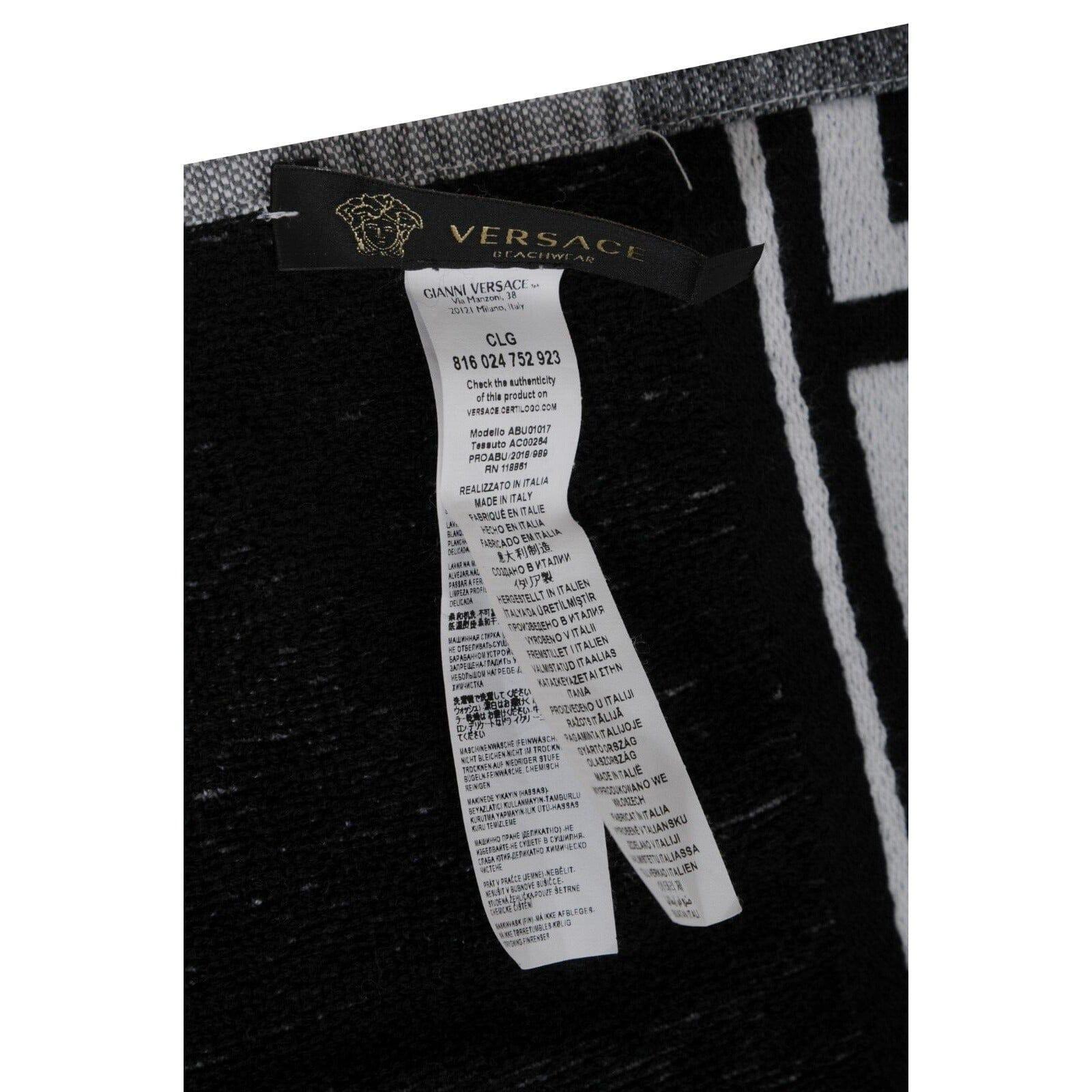 Versace Asciugamano con Frangia Greca Logo Testa di Medusa Nero Grigio Barocco in vendita 4