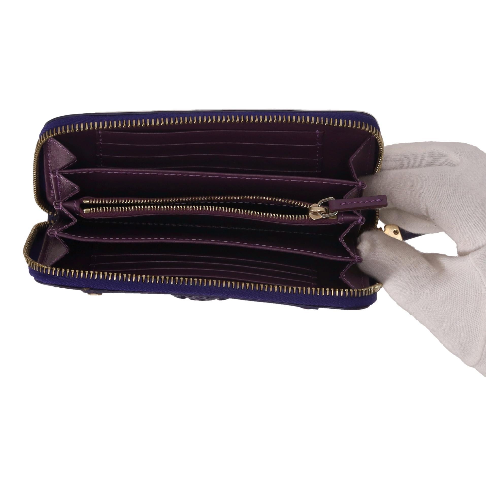 Versace Portefeuille en cuir Medusa Pour femmes en vente