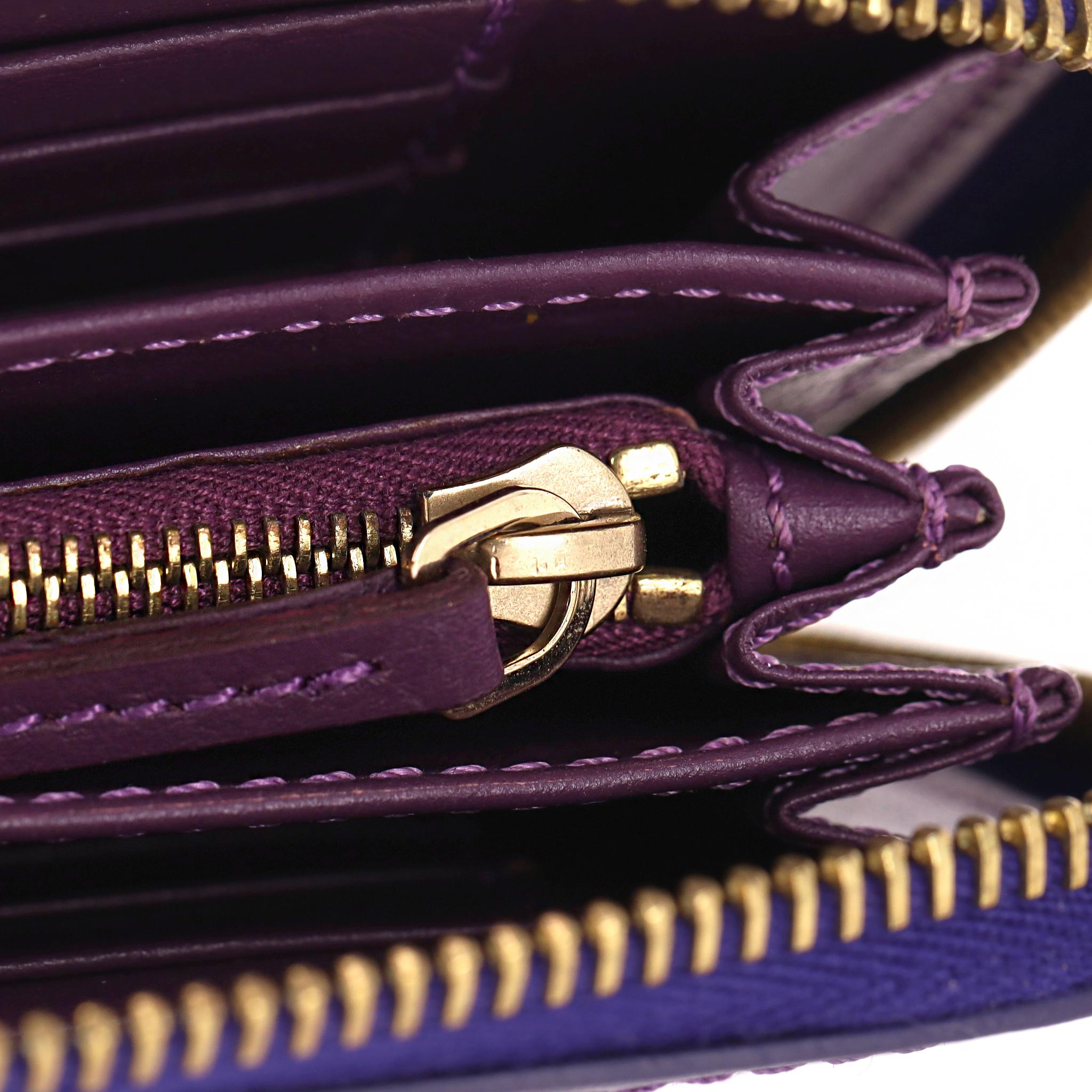 Versace Portefeuille en cuir Medusa en vente 3