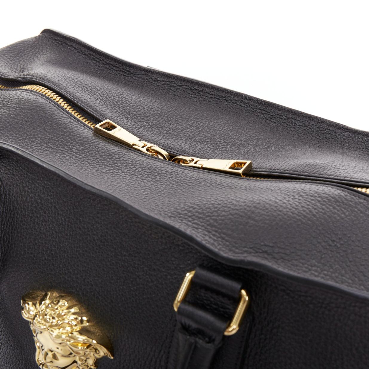 VERSACE Medusa Palazzo schwarzes Kalbsleder goldenes Emblem Laptop Aktentasche im Angebot 3