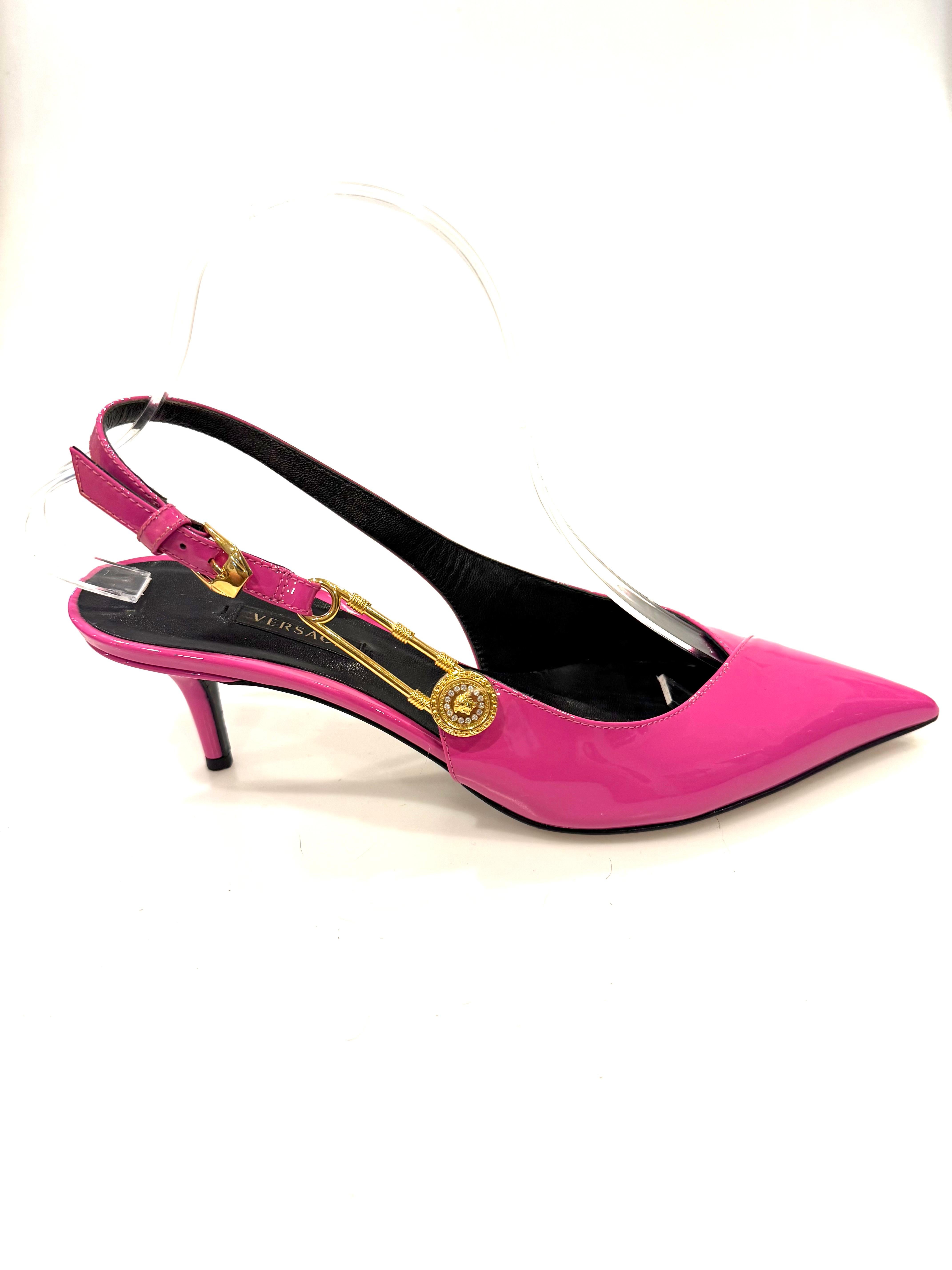 Versace Medusa Rosa Lackleder Slingback Pumps  Größe 39 im Angebot 1