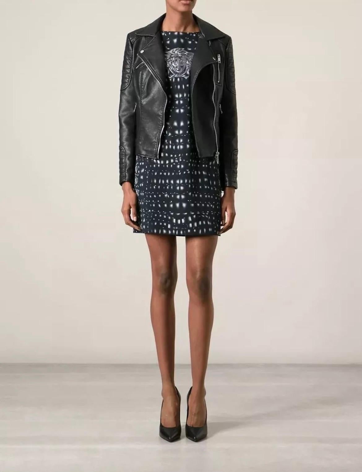 Black Versace Medusa Print Dress Size 46 - 10 For Sale