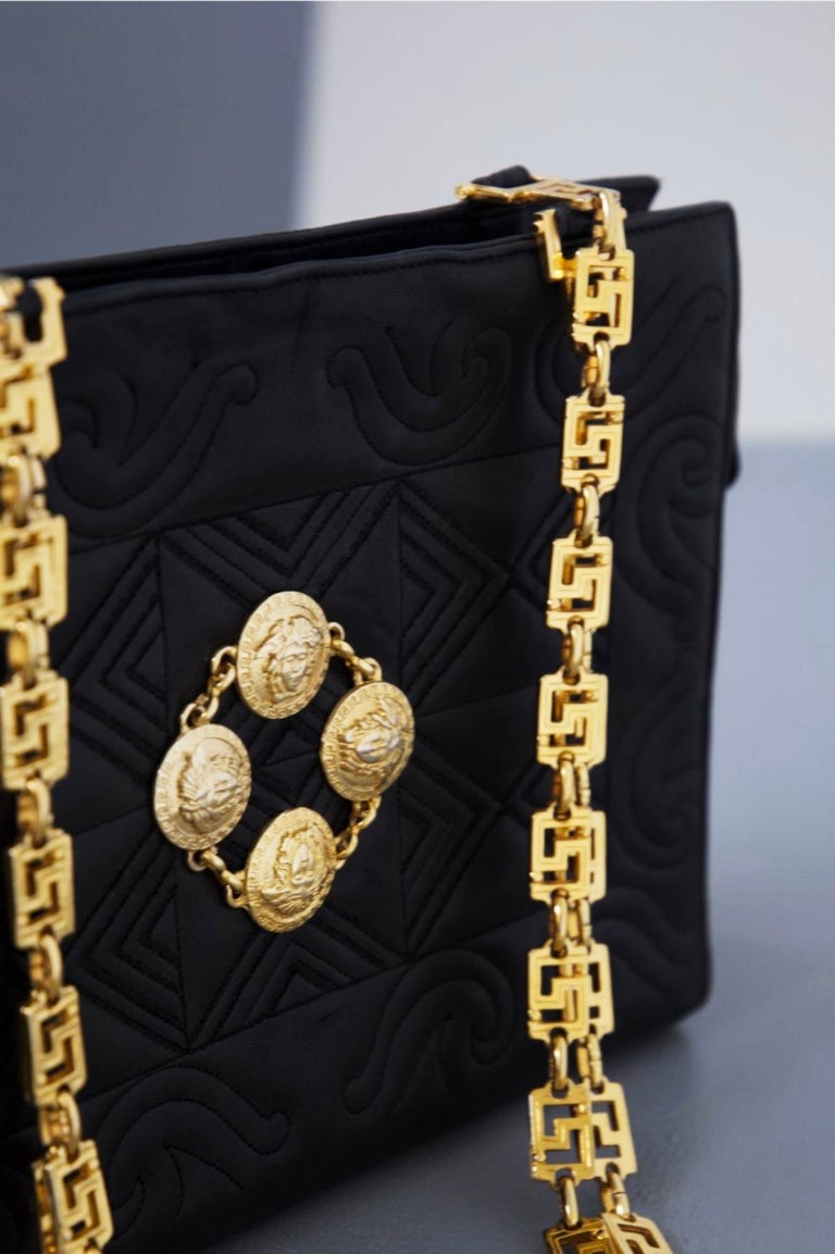 Versace Medusa Vintage Leather Bag with Gold Belt In Good Condition For Sale In Milano, IT