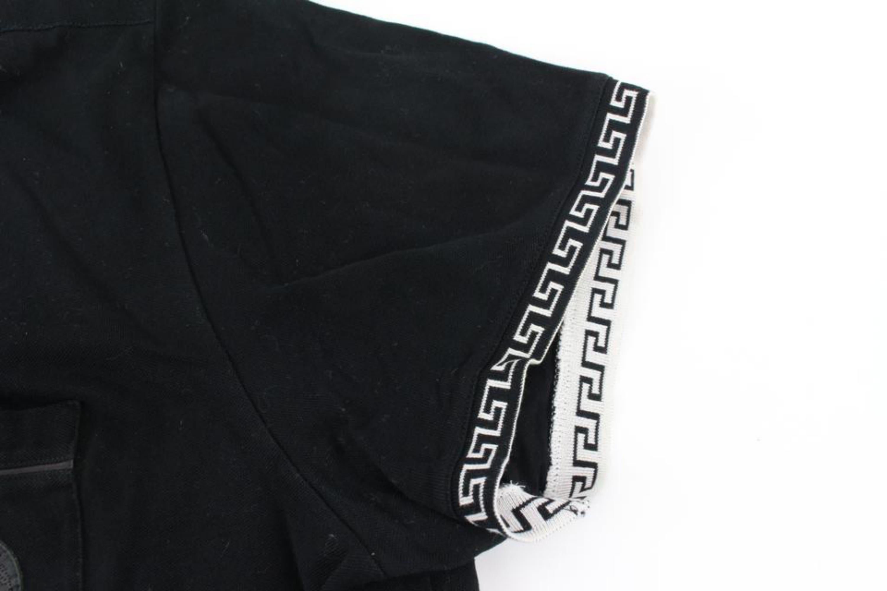 Versace Men's 5XL Black Cotton Greca Collar Polo Shirt Medusa 120v27 In Good Condition In Dix hills, NY