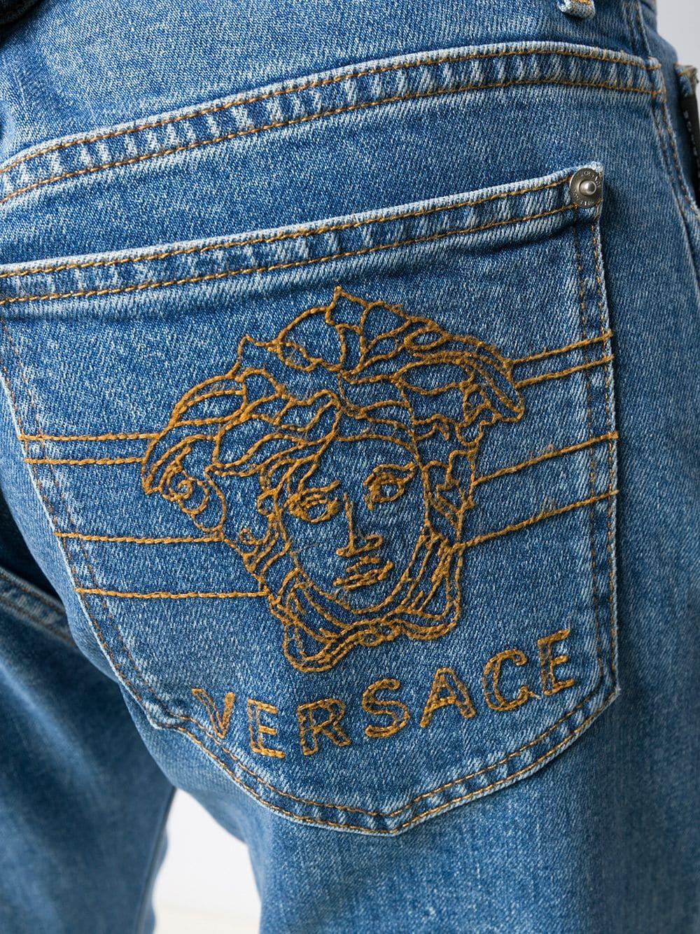 Versace Mens Medium Blue Slim Fit Denim Jeans with Medusa Stitching Size 34 In New Condition In Paradise Island, BS