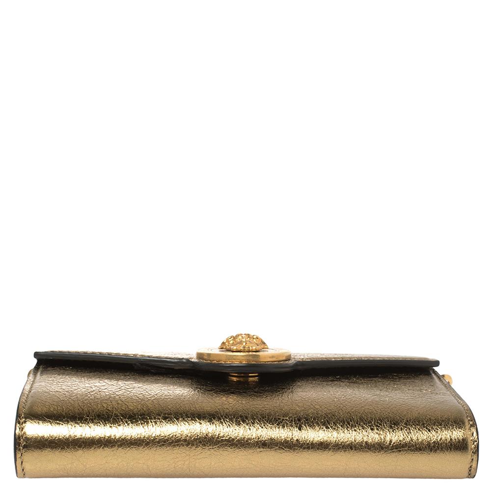 Donna Portafoglio Medusa in pelle oro metallizzato Versace con catena