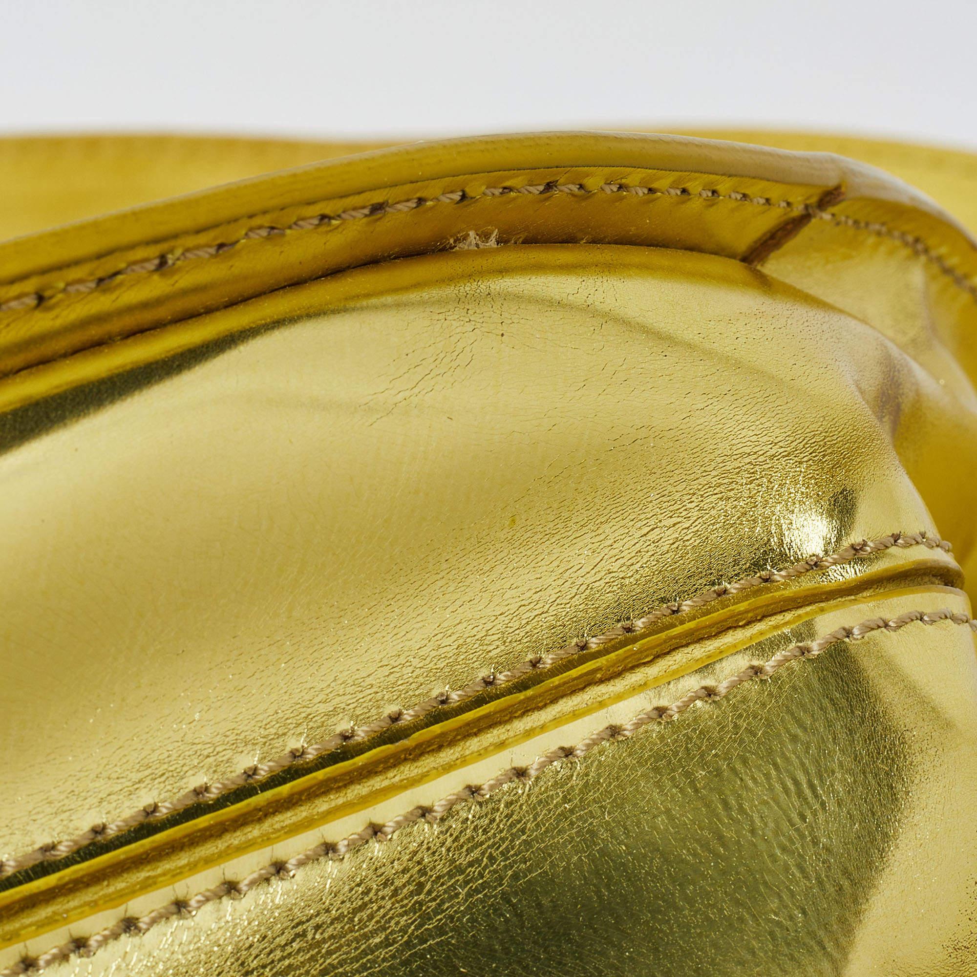 Versace Metallic Grünes Lackleder-Hobo aus Lackleder mit Klappe im Angebot 10