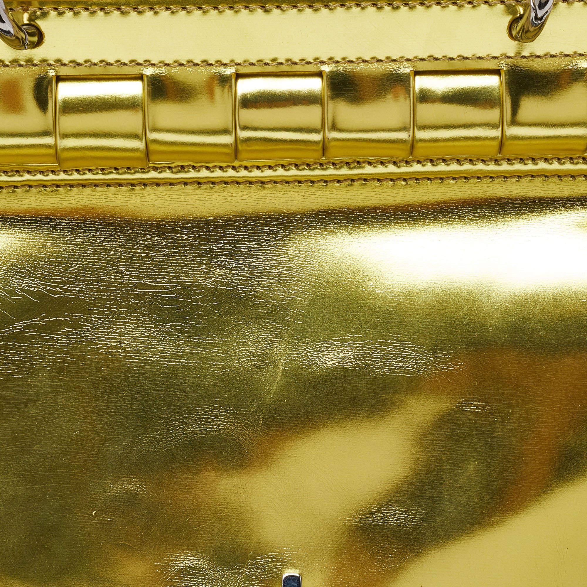 Versace Hobo à rabat en cuir verni vert métallisé en vente 10