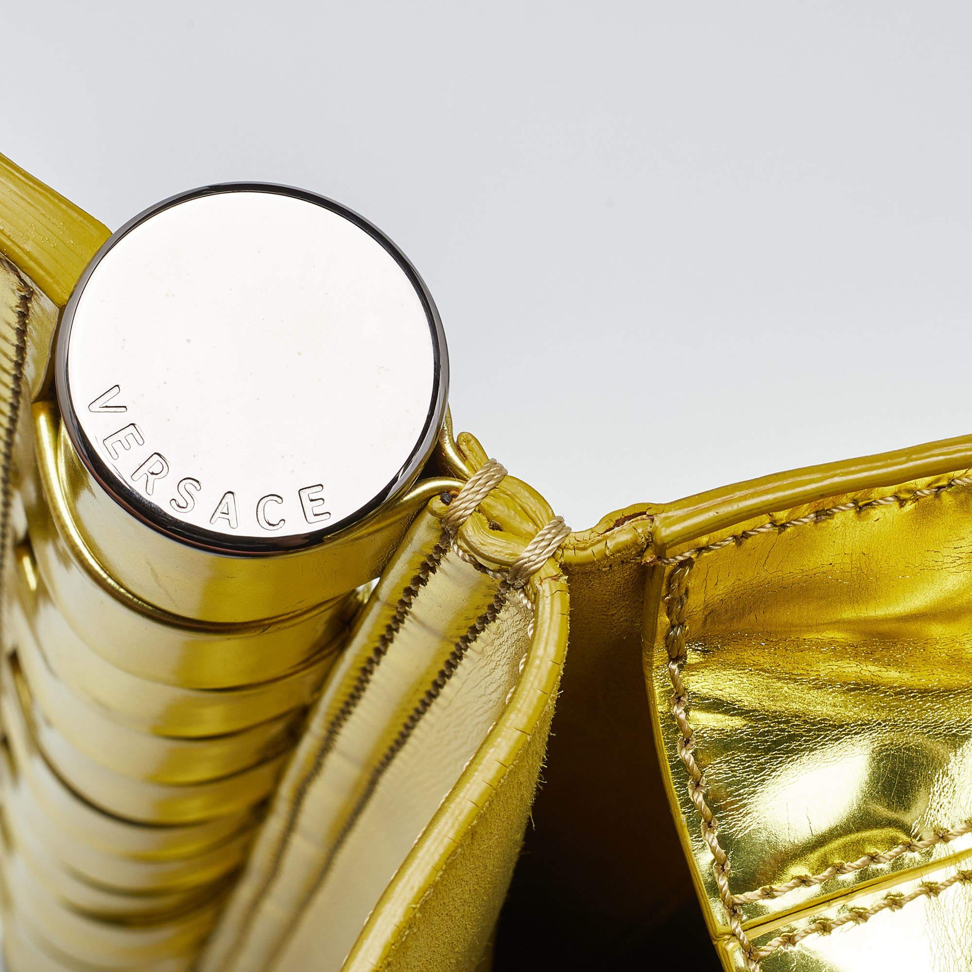 Versace Metallic Grünes Lackleder-Hobo aus Lackleder mit Klappe im Angebot 12