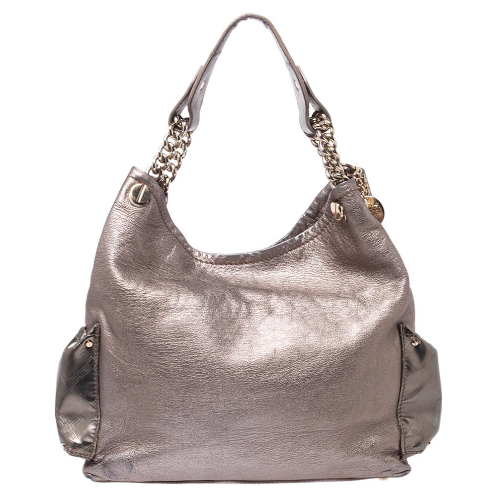 Versace Metallic Ledertasche Umhängetasche (Grau) im Angebot