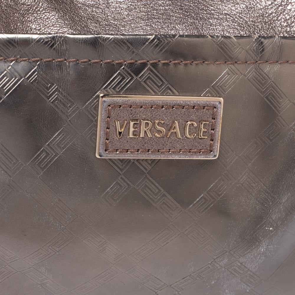 Versace Metallic Leather Pocket Shoulder Bag In Good Condition For Sale In Dubai, Al Qouz 2
