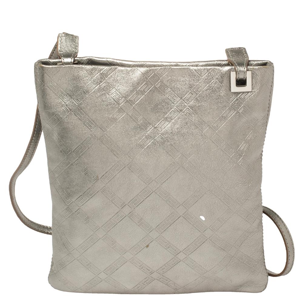 Versace Metallic Silber Leder Schlanke Crossbody Tasche Damen im Angebot