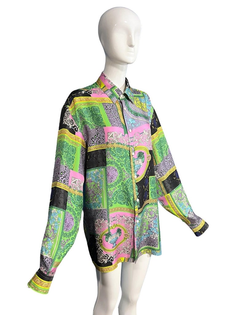 Versace Mosaic Barocco Silk Shirt Resort 2021 In New Condition For Sale In Concord, NC