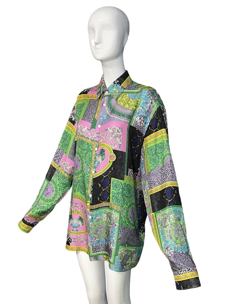 Women's or Men's Versace Mosaic Barocco Silk Shirt Resort 2021 For Sale