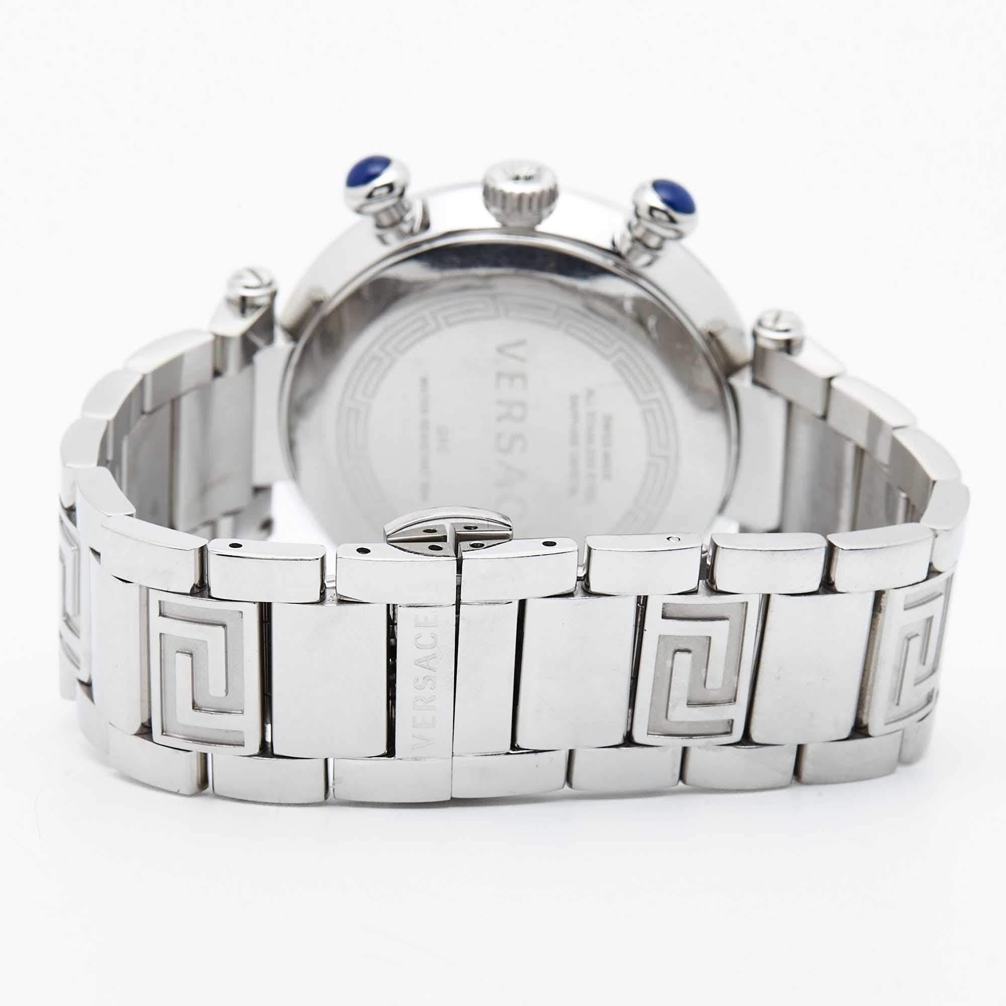 A timeless silhouette made of high-quality materials and packed with precision and luxury makes this Versace wristwatch the perfect choice for a sophisticated finish to any look. It is a grand creation to elevate the everyday experience.

