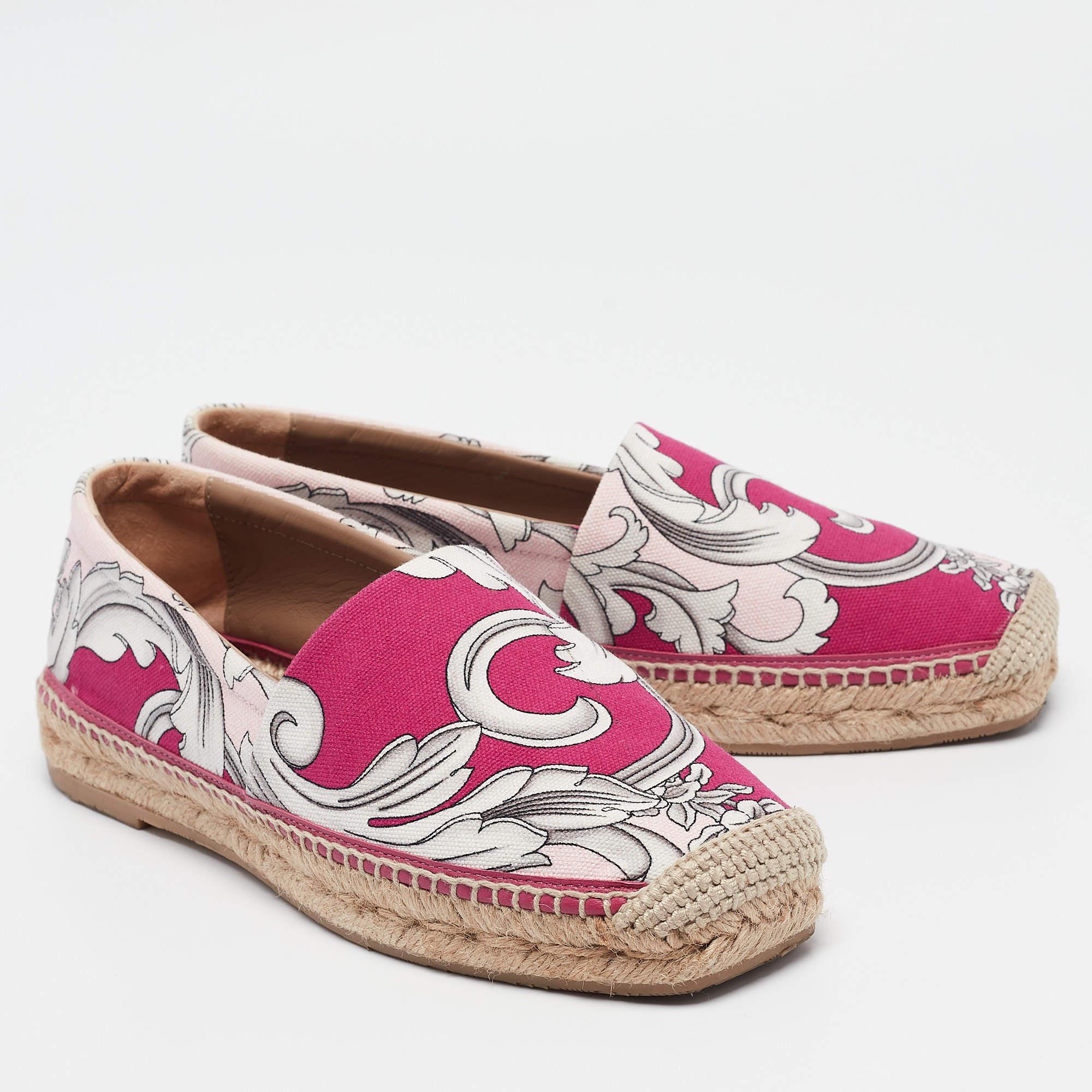 Versace Multicolor Canvas Espadrille Flats Size 37 In Good Condition For Sale In Dubai, Al Qouz 2