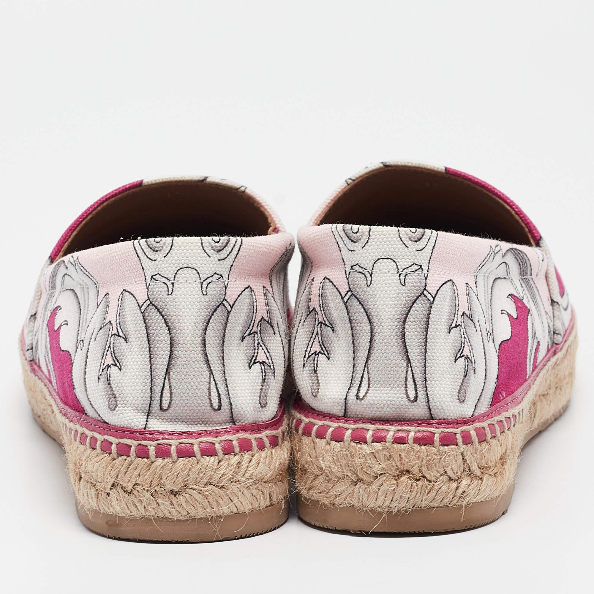 Women's Versace Multicolor Canvas Espadrille Flats Size 37 For Sale