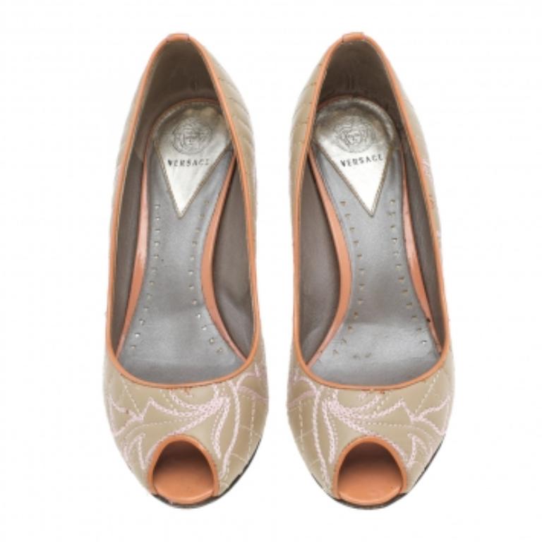 Versace Multicolor Embroidered Quilted Leather Peep Toe Pumps Size 36 In Fair Condition For Sale In Dubai, Al Qouz 2