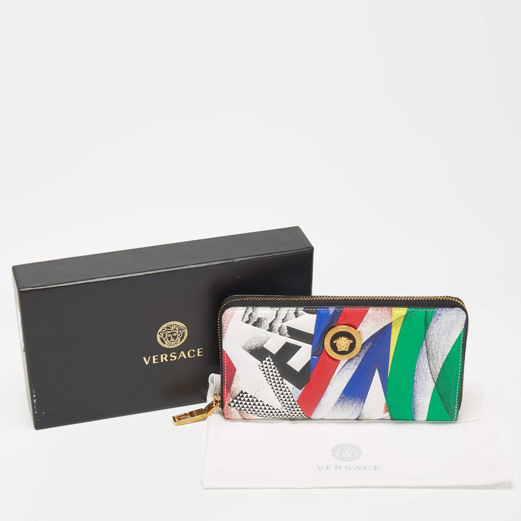Versace - Portefeuille zippé en cuir imprimé multicolore en vente 7