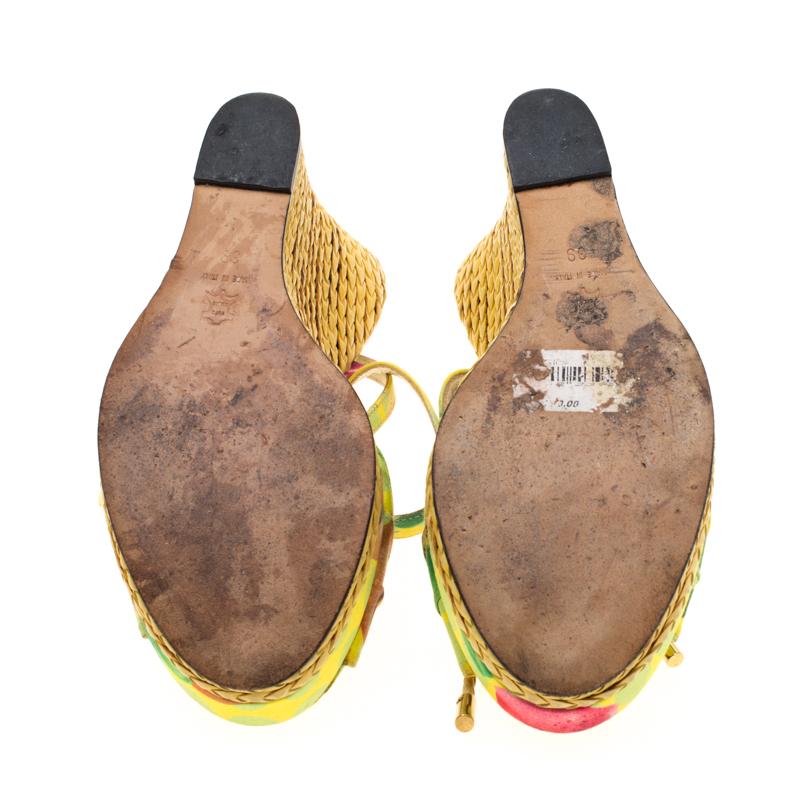 Versace Multicolor Printed Satin Espadrille Wedge Platform Sandals Size 39 In Good Condition In Dubai, Al Qouz 2