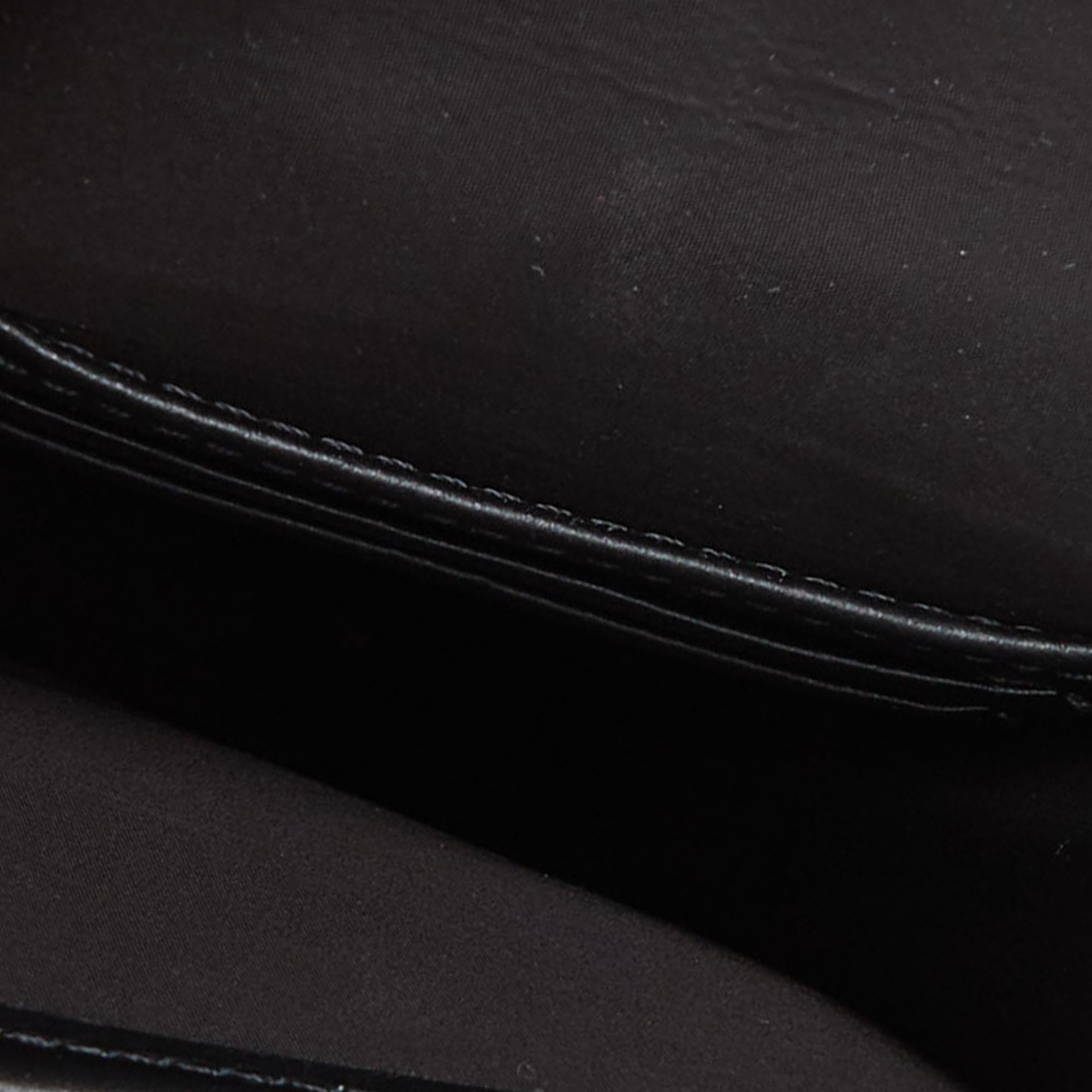 Versace Phone Case Pouch aus Nylon und Leder mit mehrfarbigem Schlangenhaut-Effekt im Angebot 6