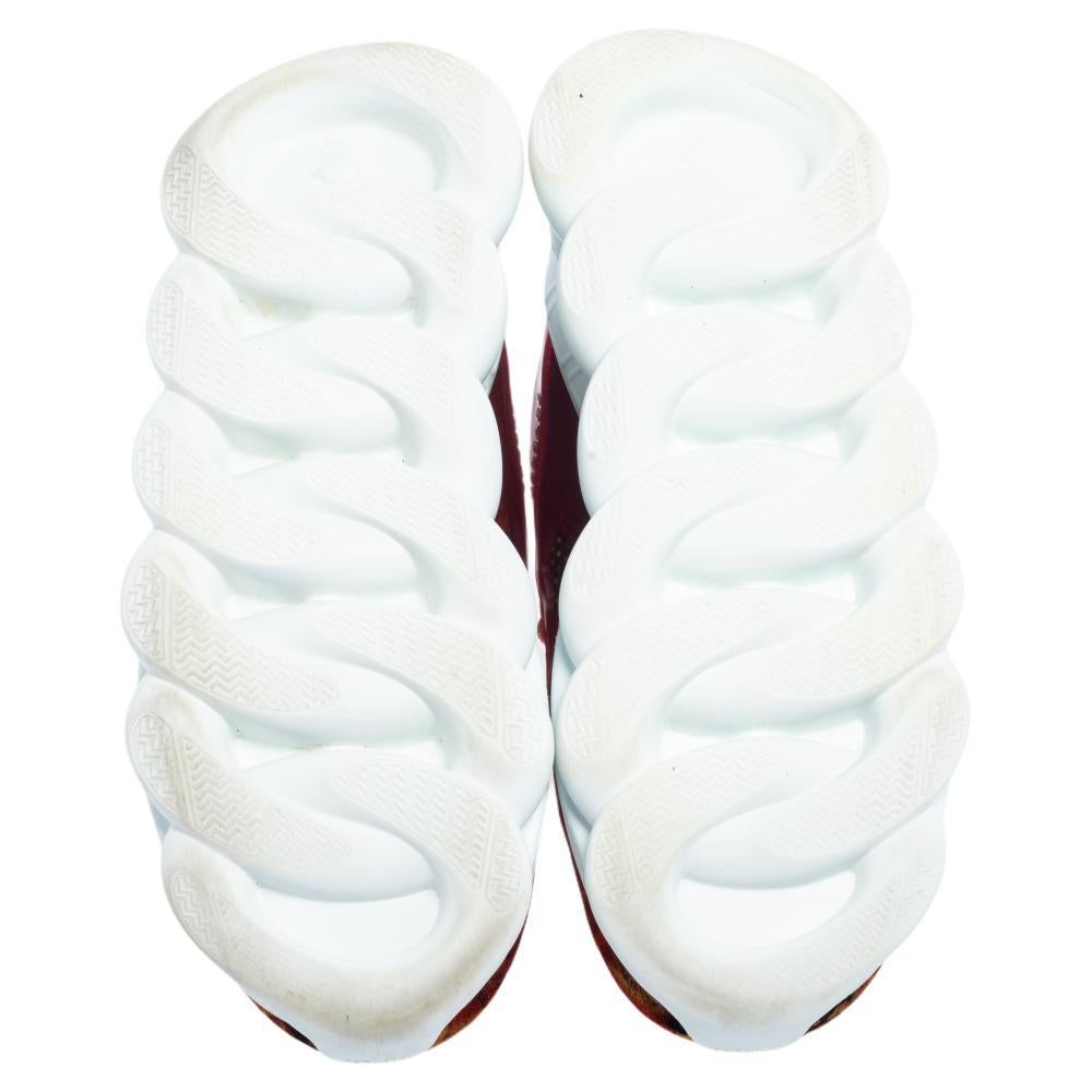 Versace Zapatillas de terciopelo multicolor y malla Chain Reaction Talla 41 en Bueno Estado en Dubai, Al Qouz 2