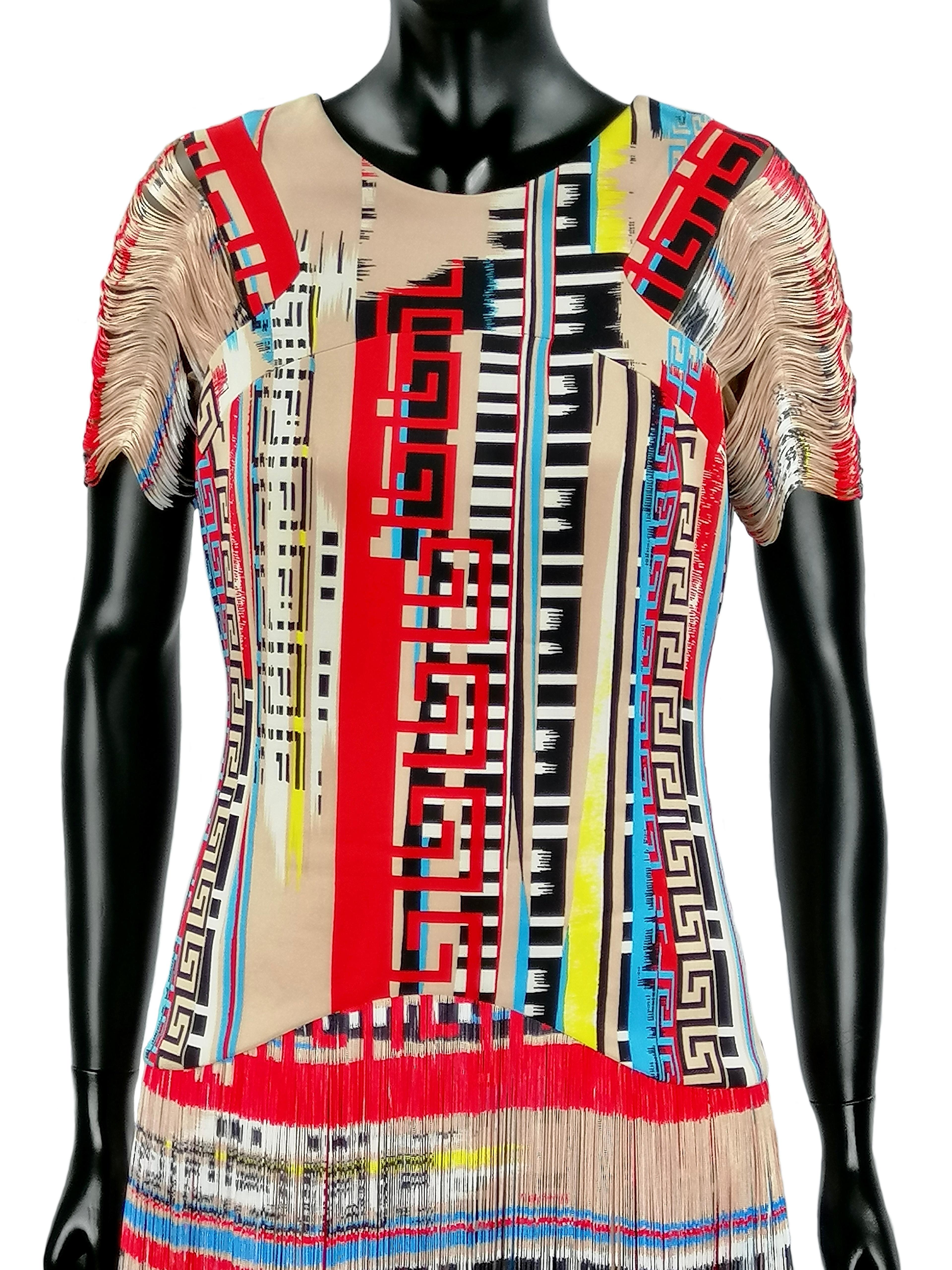 Beige Robe en soie à franges multicolores VERSACE en vente