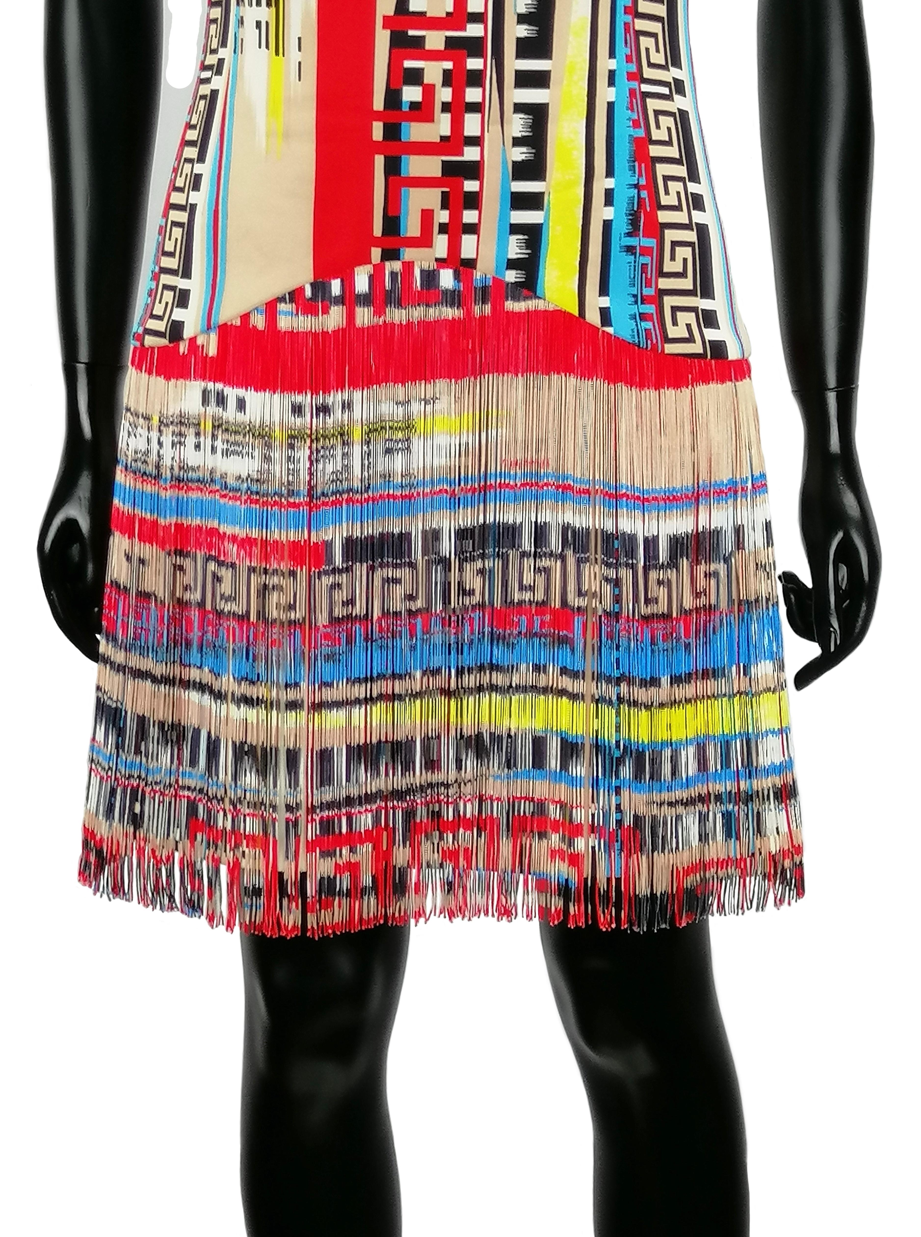 Robe en soie à franges multicolores VERSACE Excellent état - En vente à Rubiera, RE