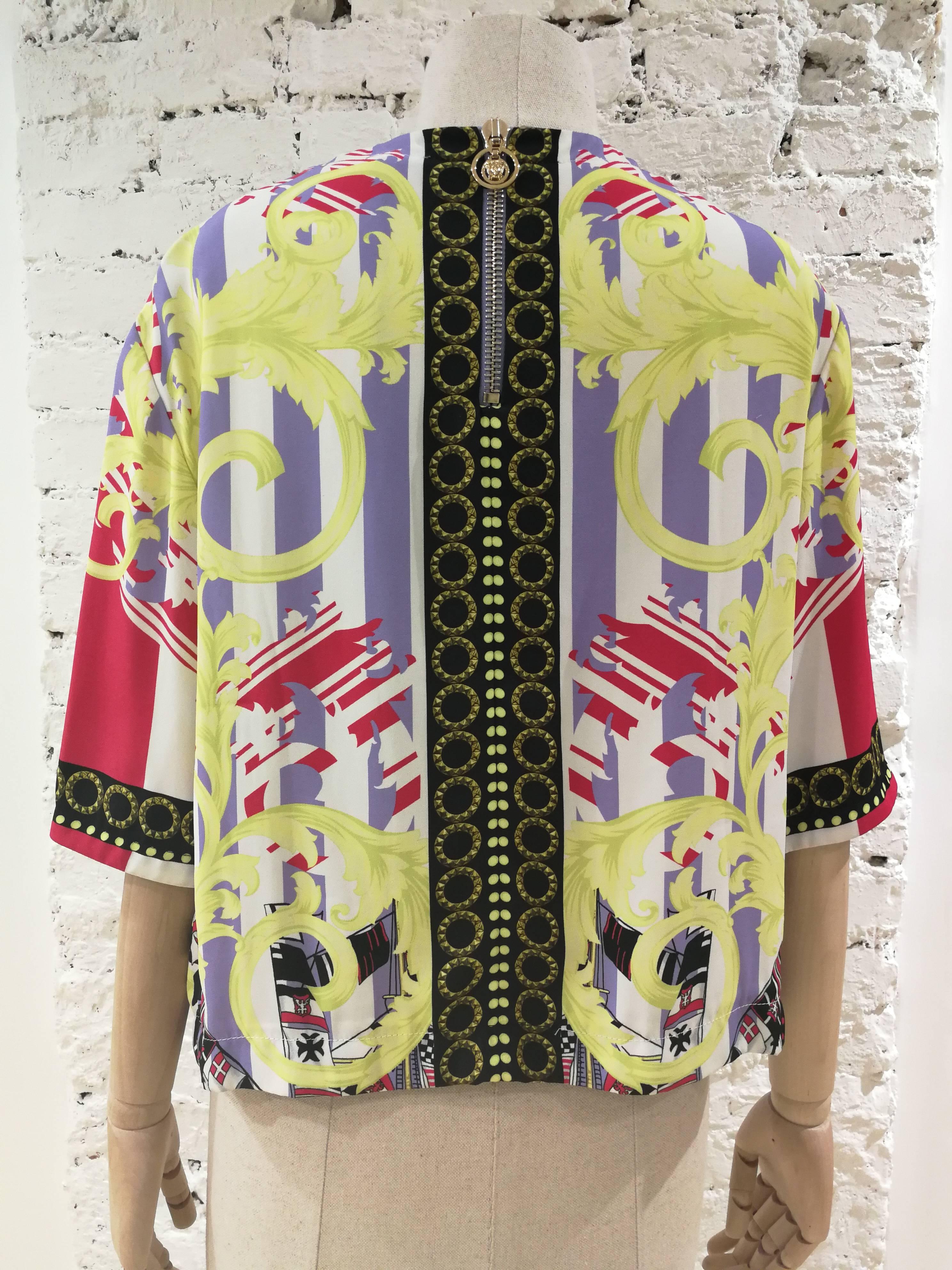Women's or Men's Versace multicoloured Blouse  For Sale