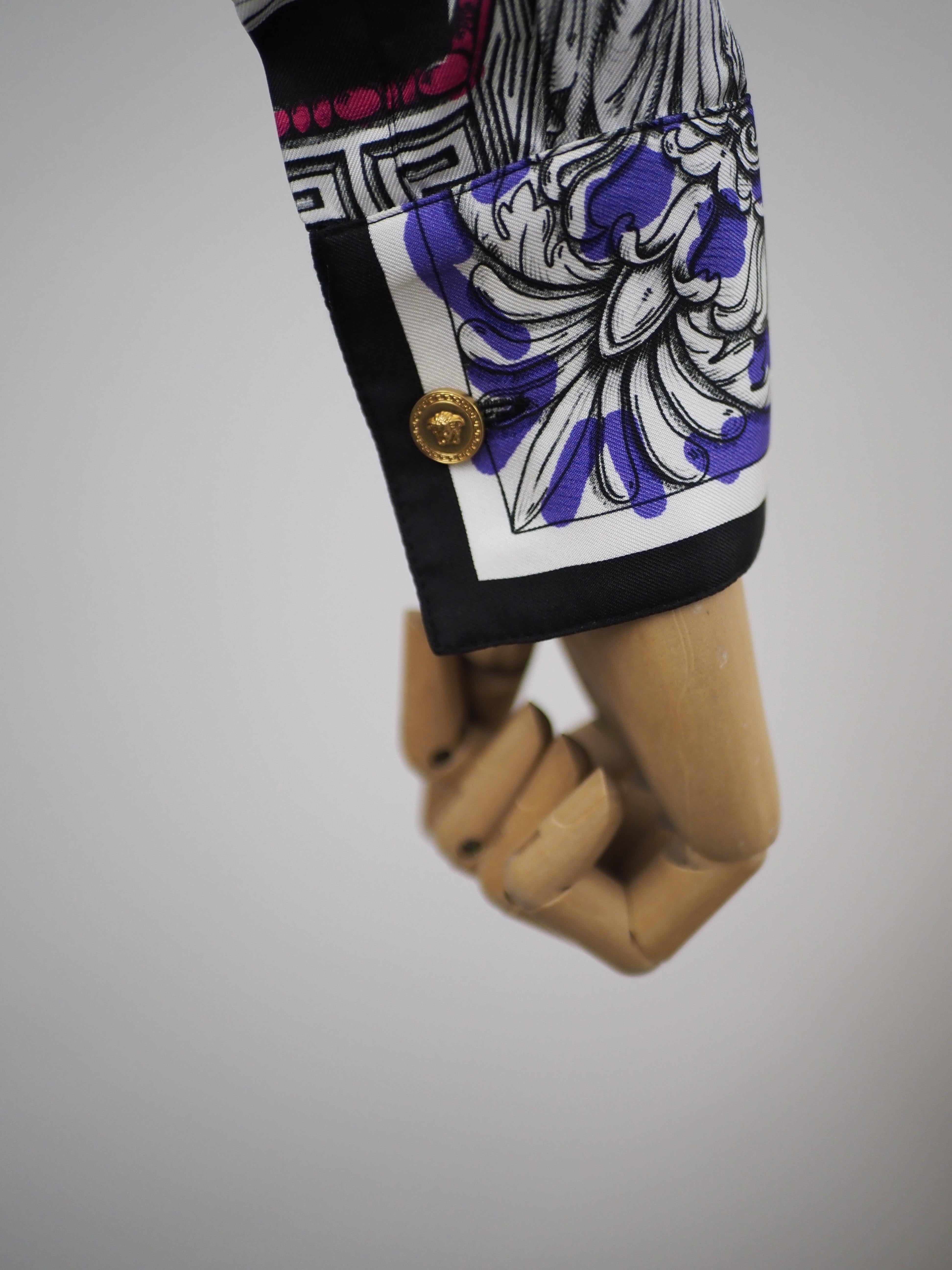 Gris Versace - Robe chemisier multicolore avec ceinture, état neuf avec étiquettes en vente