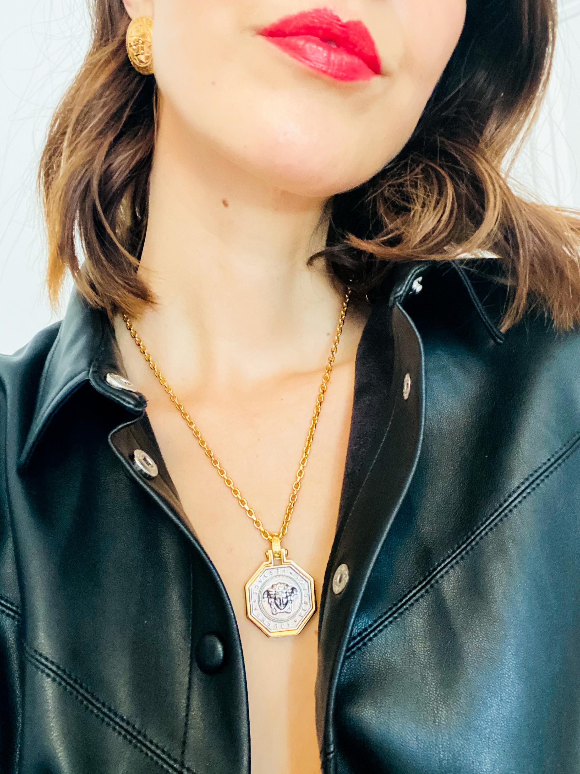 Versace Vintage Y2K Medusa Necklace

Incredible statement medusa necklace from the iconic Versace

Detail
-Made in Italy
-Crafted from gold and silver plated metal
-Featuring iconic Medusa Head embossed on an Greco-inspired octogon shaped pendant