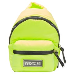 VERSACE neongelber Rucksack aus Nylon mit Logo aus den 90ern